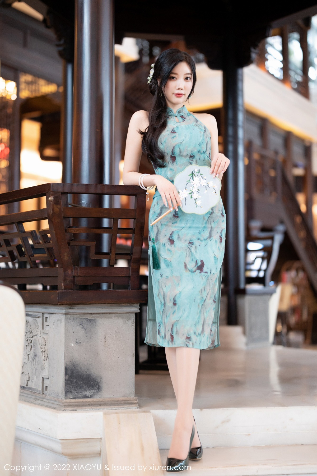 xgyw.top_[XiaoYu画语界]Vol.882_女神杨晨晨Yome户外蓝暗色旗袍配超薄肉丝秀完美身材诱惑写真92P