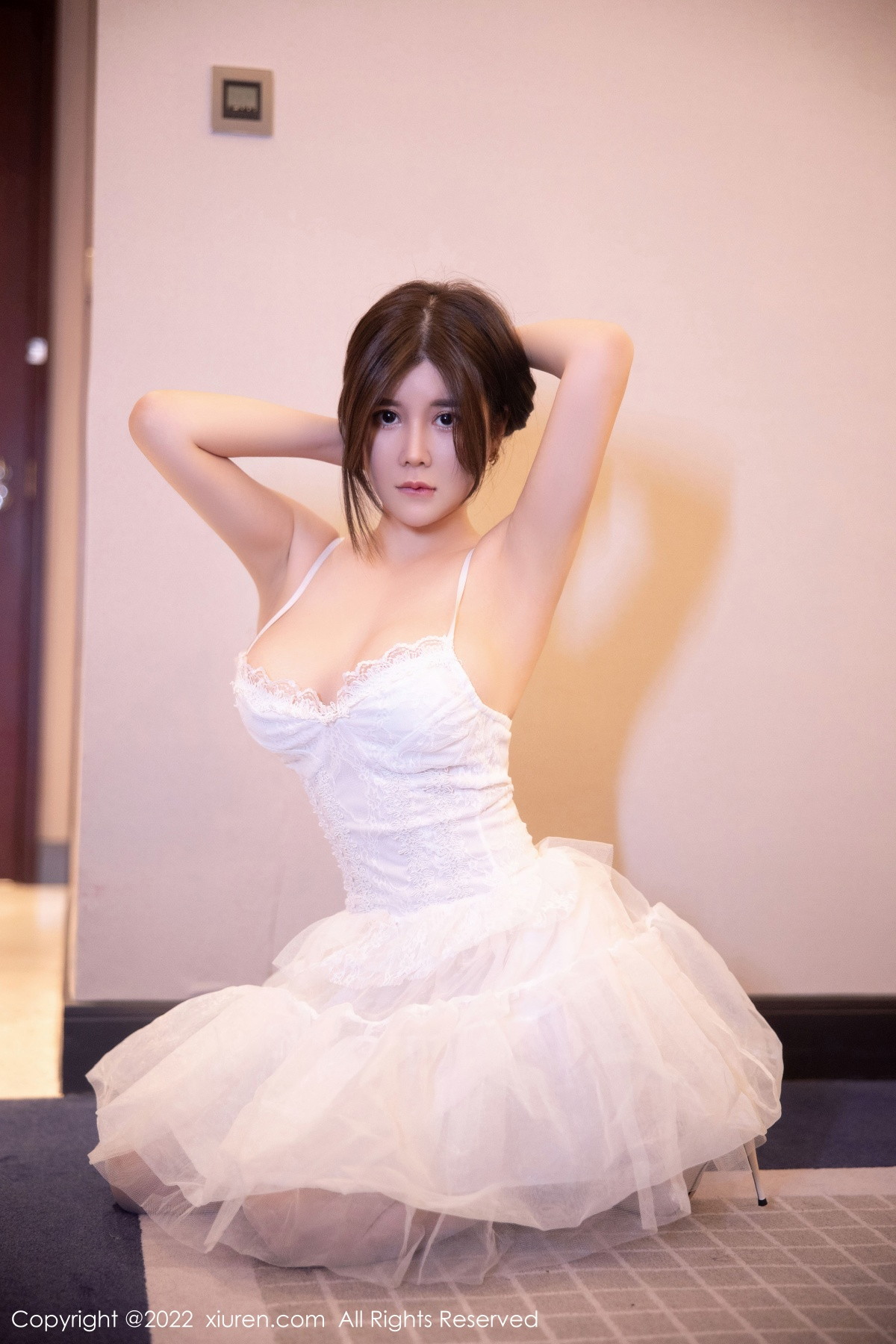 xgyw.top_XiuRen第5719_模特周jojobaby白色蕾丝公主裙配白色丝袜秀完美身材诱惑写真83P