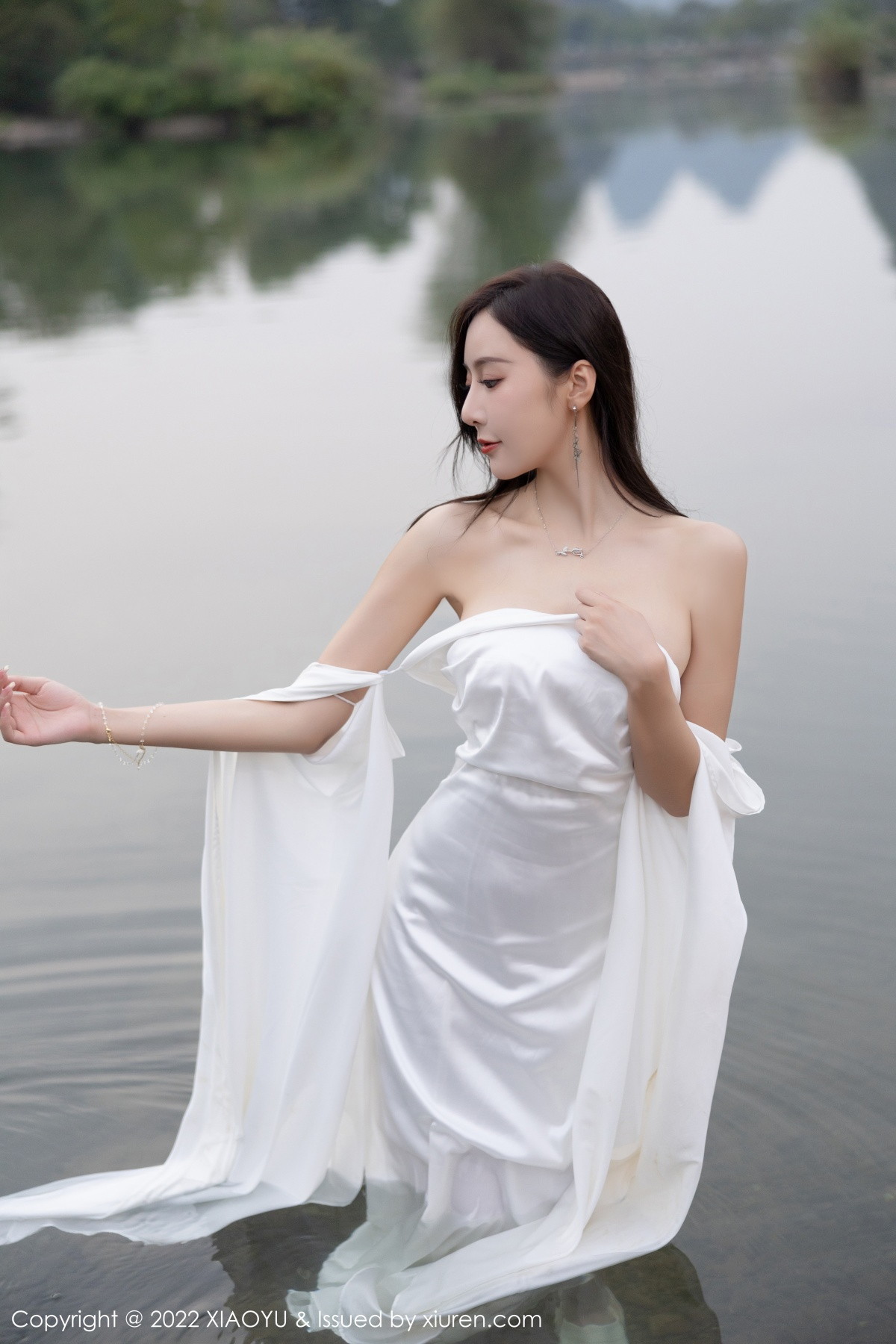 xgyw.top_[XiaoYu画语界]Vol.884_女神王馨瑶yanni杭州旅拍户外白色蕾丝内衣配白色丝袜诱惑写真87P