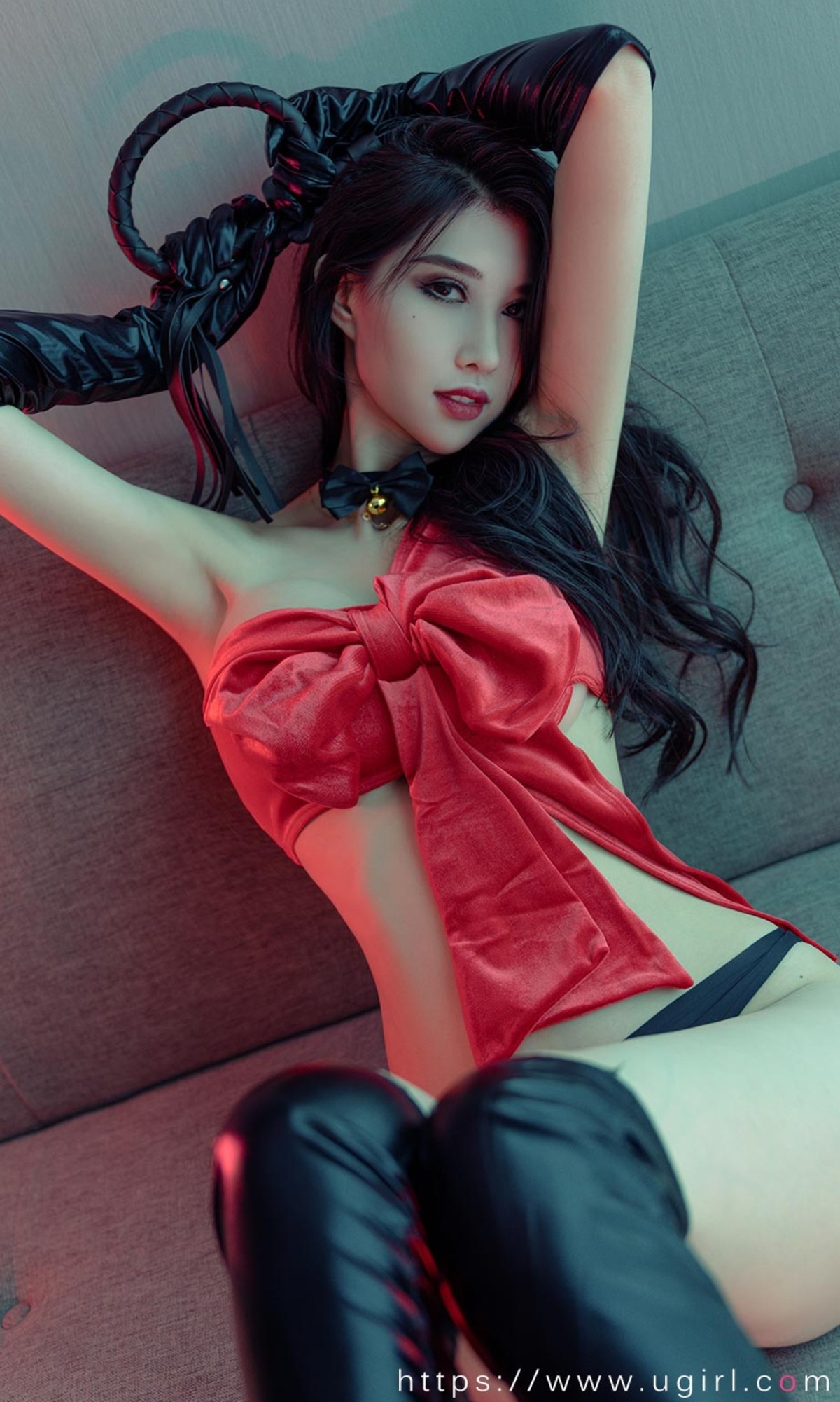 xgyw.top_[Ugirls爱尤物]No.2437_模特葛征Model私房性感红色抹胸服饰配黑色内裤迷人诱惑写真35P