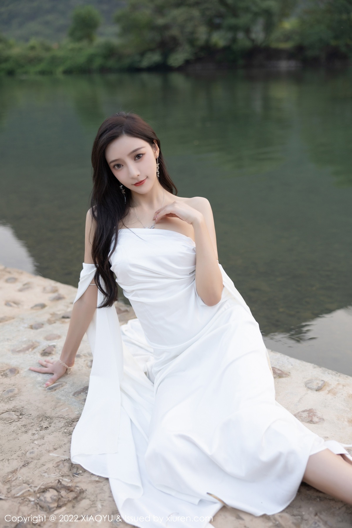 xgyw.top_[XiaoYu画语界]Vol.884_女神王馨瑶yanni杭州旅拍户外白色蕾丝内衣配白色丝袜诱惑写真87P