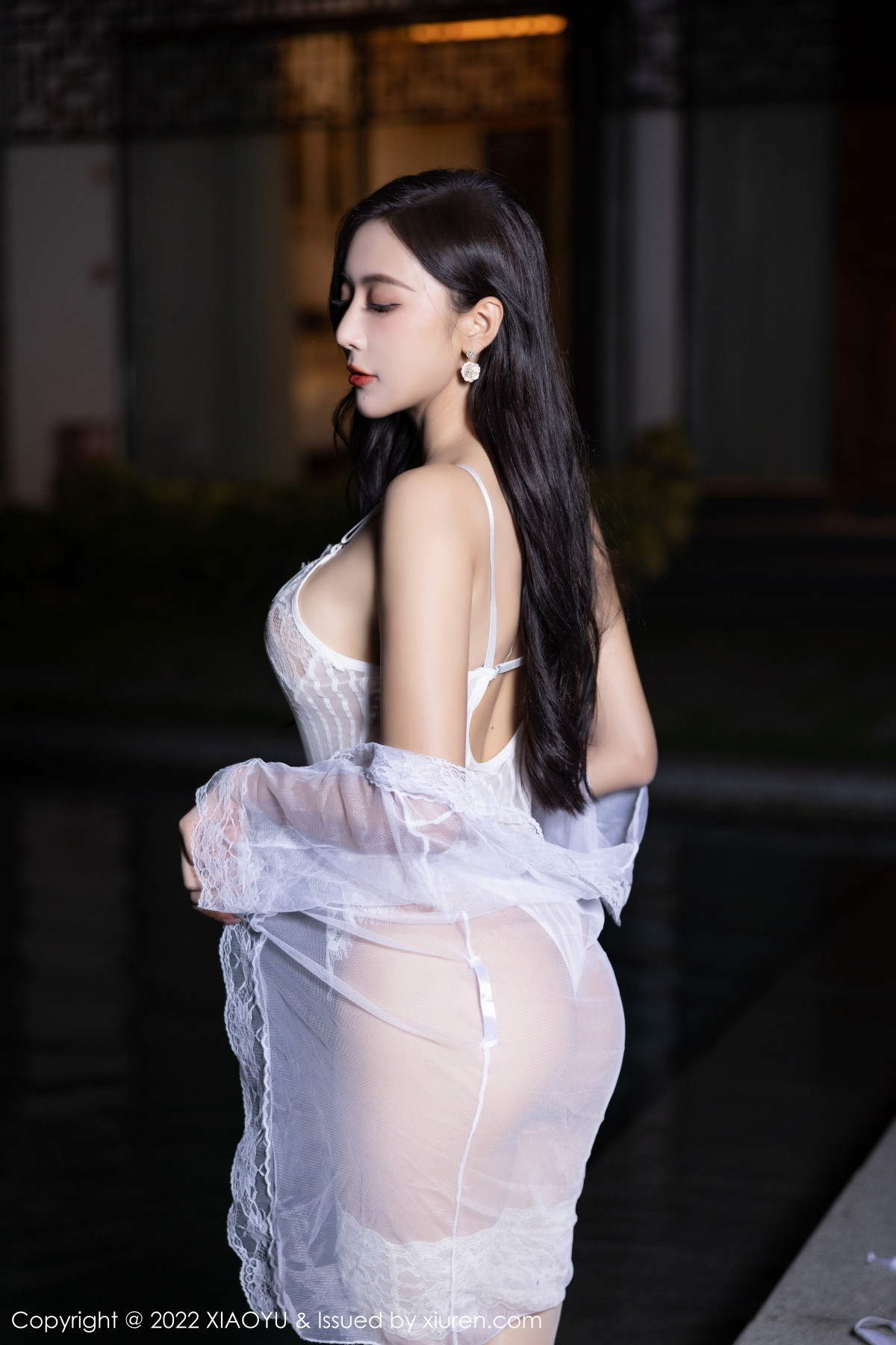 xgyw.top_[XiaoYu画语界]Vol.884_女神王馨瑶yanni杭州旅拍户外白色蕾丝内衣配白色丝袜诱惑写真87P