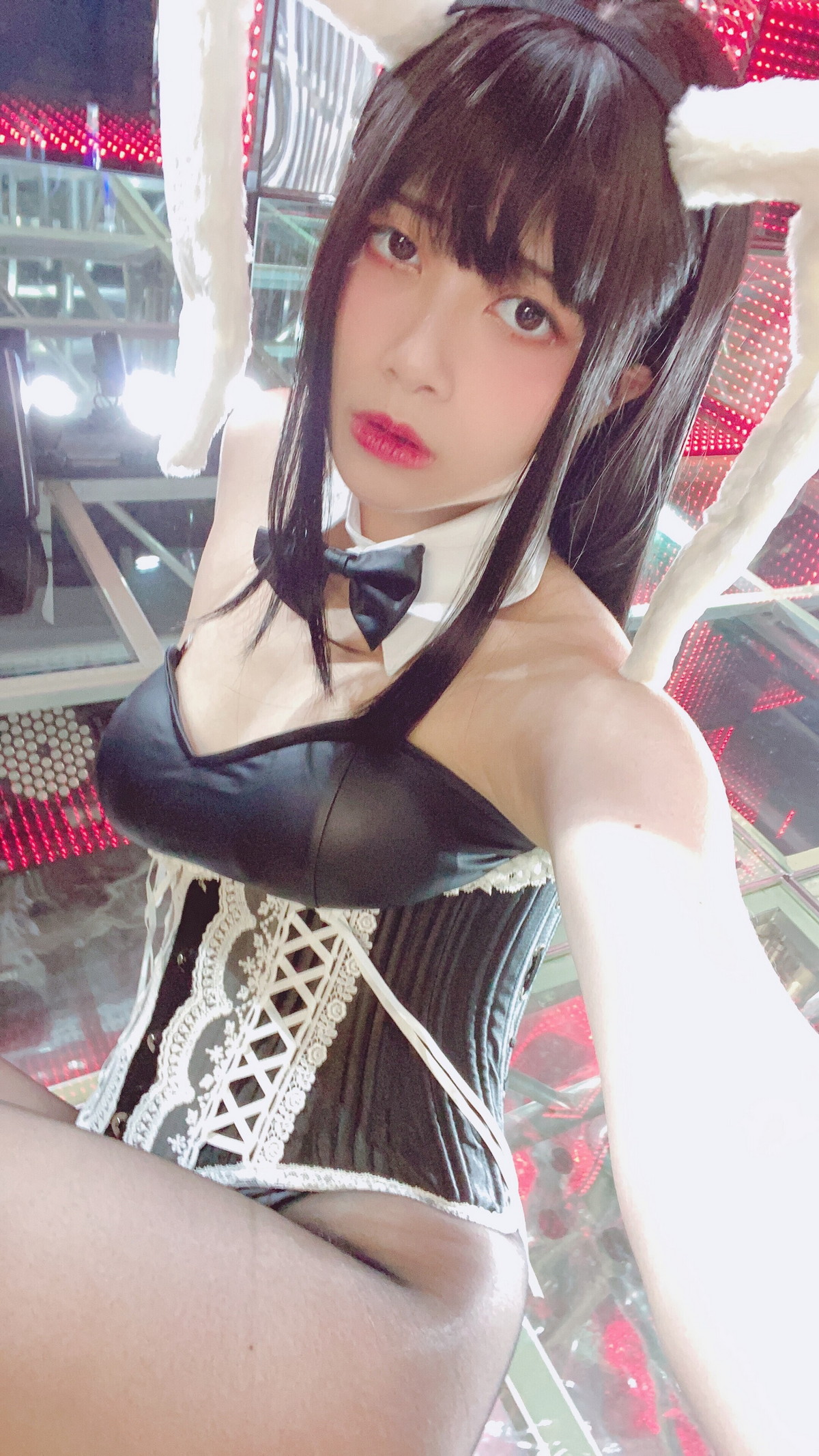 xgyw.top_网络美女Hieey Heika嗨儿September主题性感黑色吊带配超薄黑丝撩人诱惑写真47P