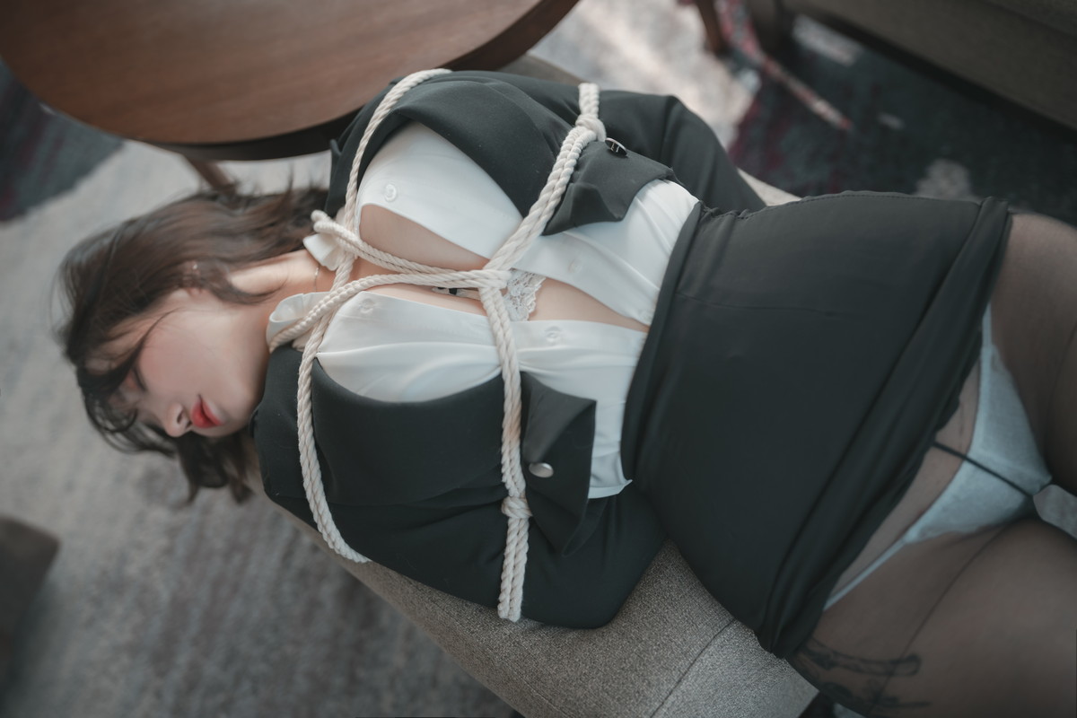 xgyw.top_[DJAWA]No.207_模特Yeeun_Knotting Class主题私房情趣捆绑秀豪乳翘臀诱惑写真104P