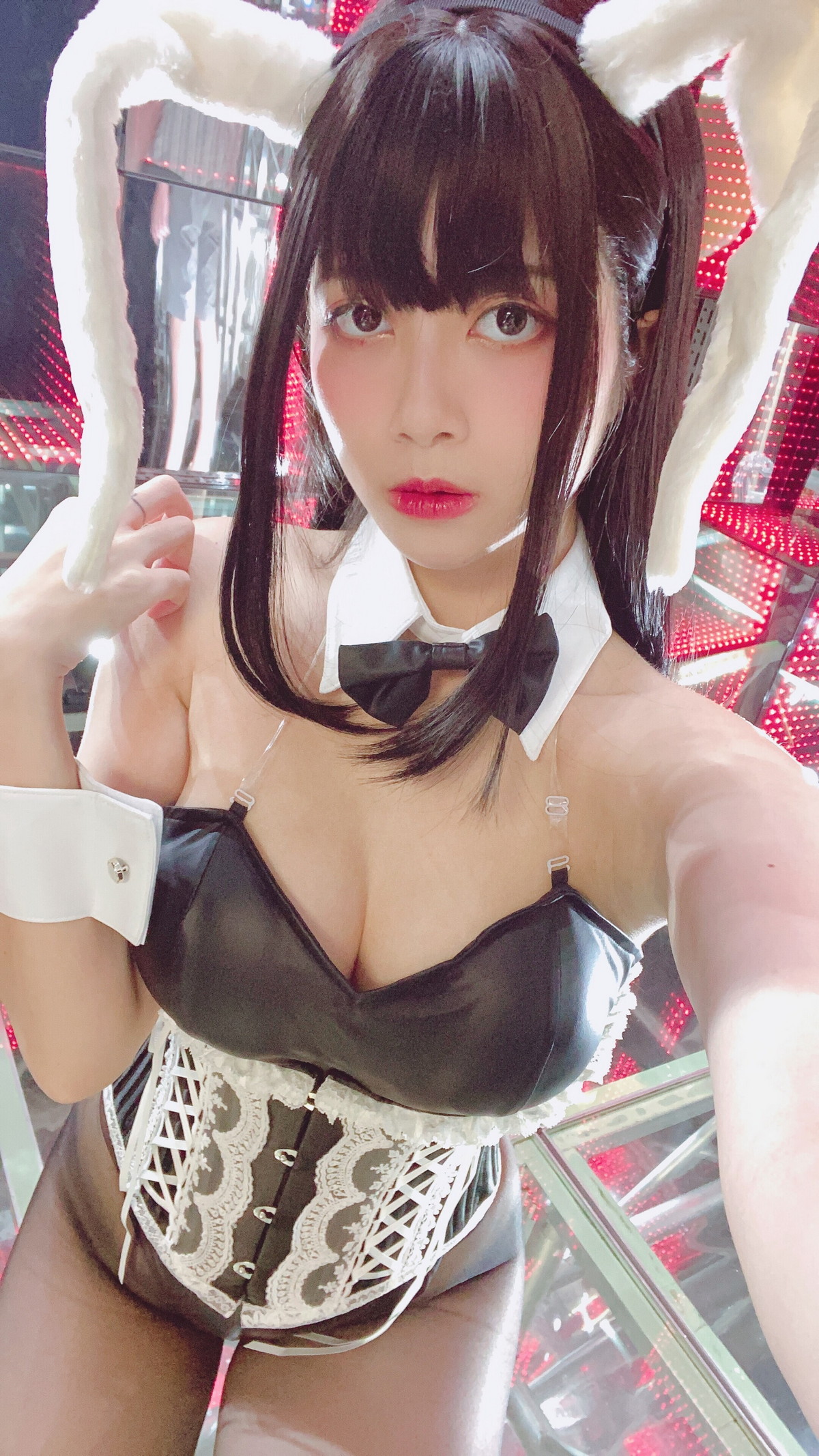 xgyw.top_网络美女Hieey Heika嗨儿September主题性感黑色吊带配超薄黑丝撩人诱惑写真47P