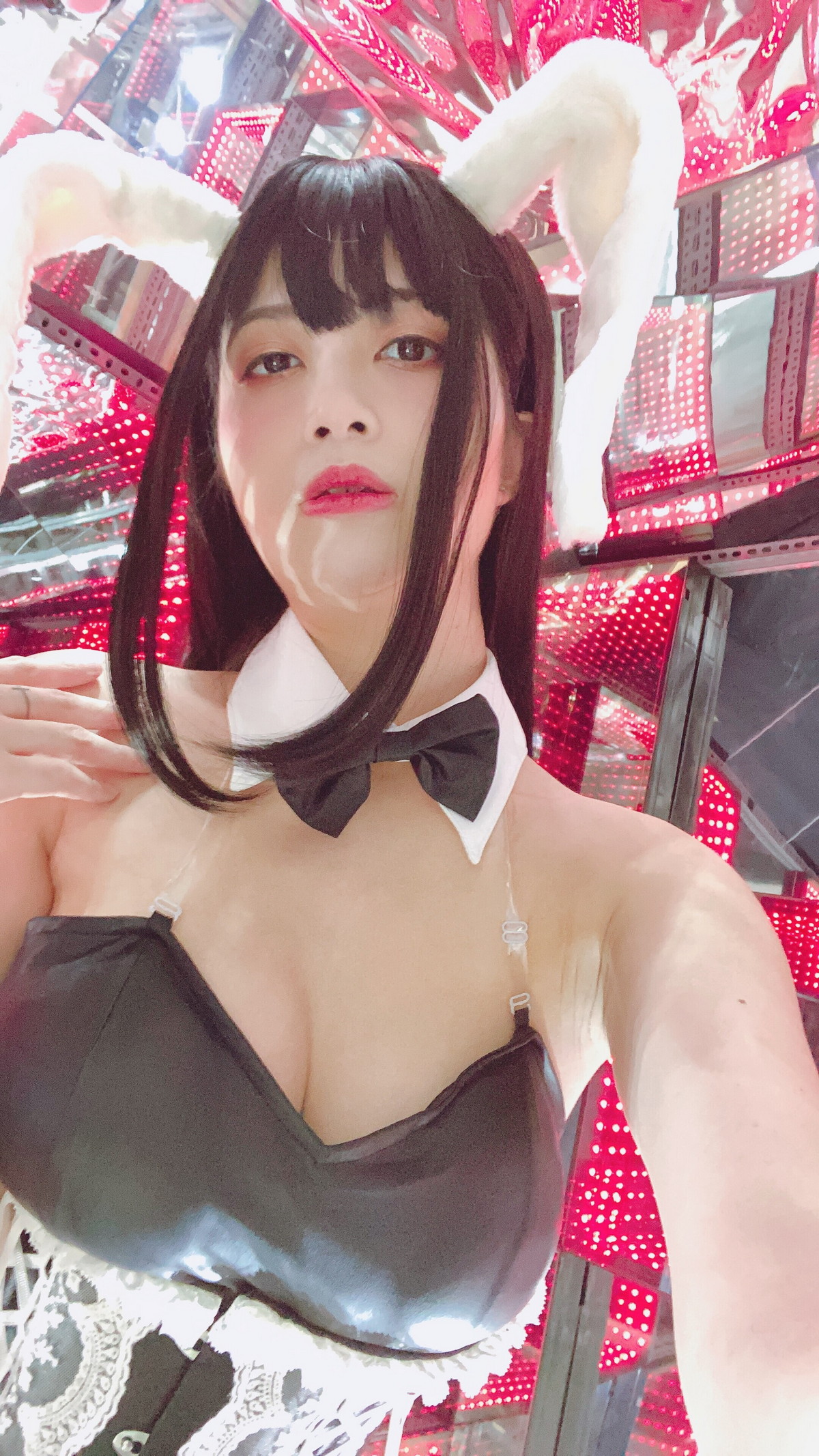 xgyw.top_网络美女Hieey Heika嗨儿September主题性感黑色吊带配超薄黑丝撩人诱惑写真47P