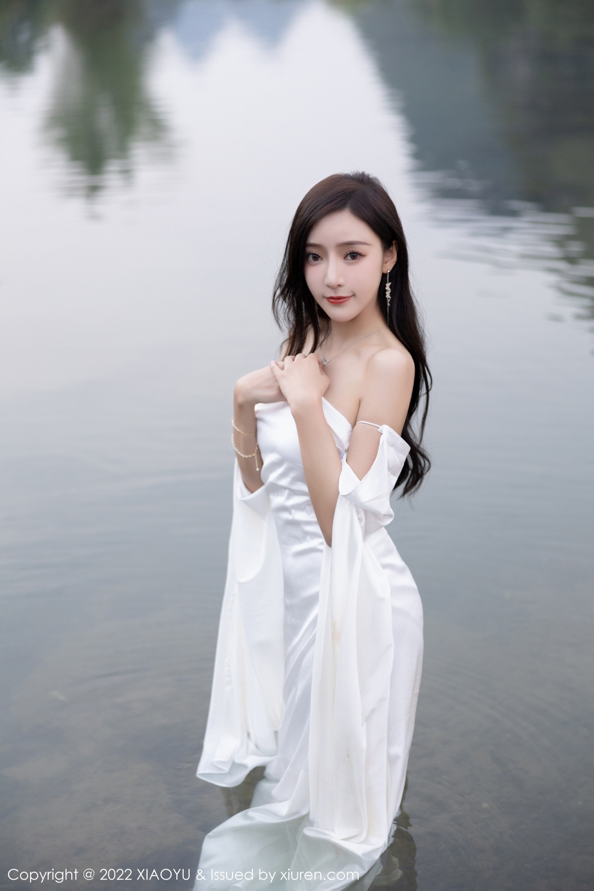 xgyw.top_[XiaoYu画语界]Vol.884_女神王馨瑶yanni杭州旅拍户外白色蕾丝内衣配白色丝袜诱惑写真87P