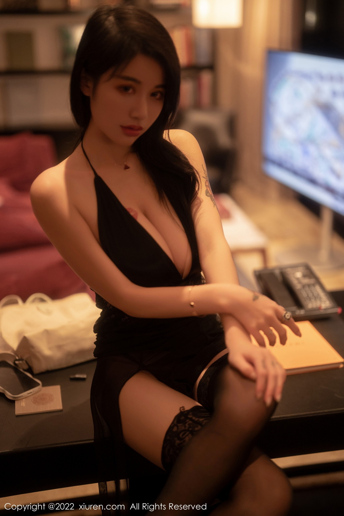 xgyw.top_[XiuRen秀人网]No.5722_模特美七Mia西双版纳旅拍黑色网纱连衣裙配黑丝袜丰满诱惑写真68P
