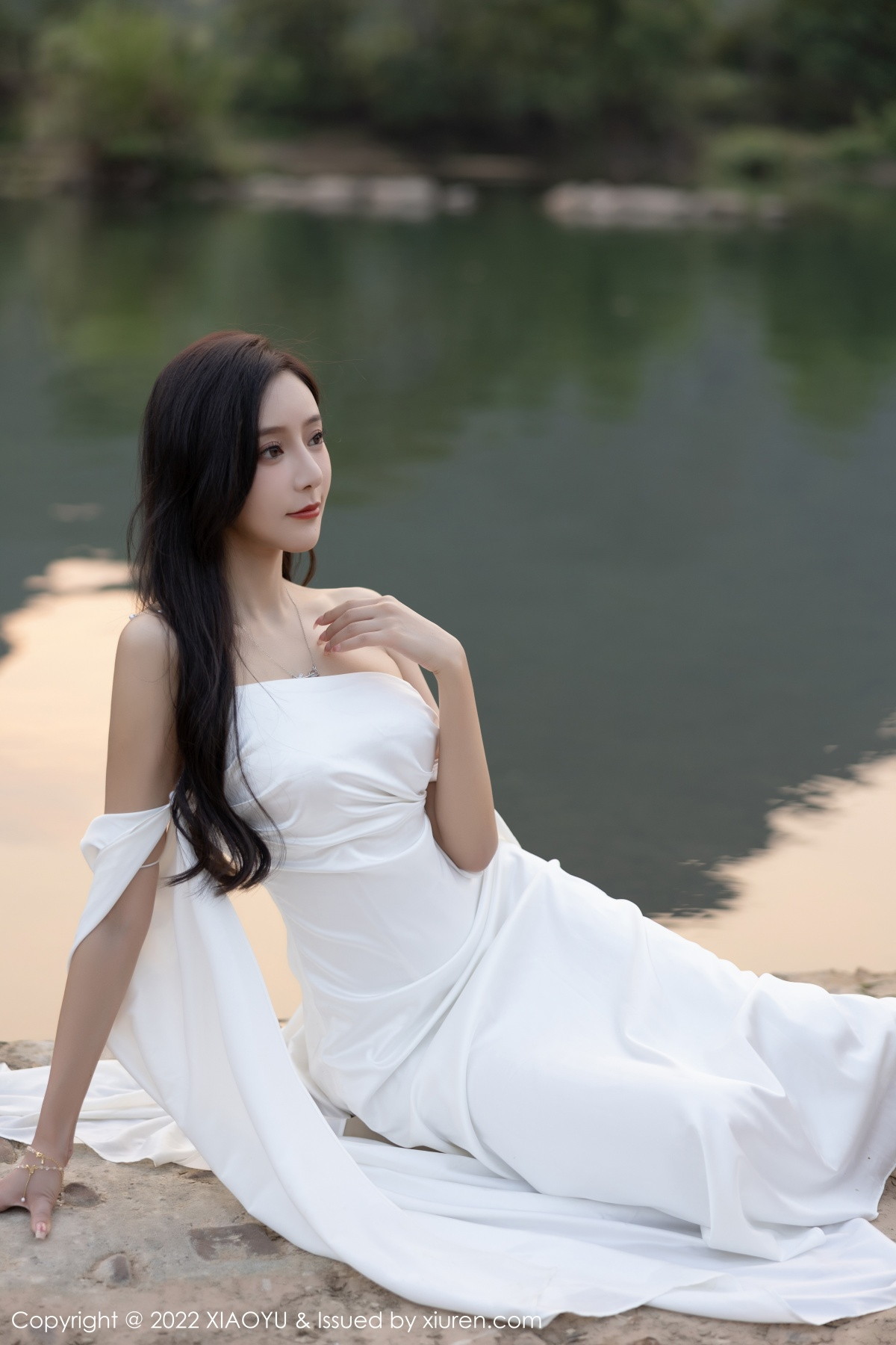 xgyw.top_[XiaoYu画语界]Vol.884_女神王馨瑶yanni杭州旅拍户外白色蕾丝内衣配白色丝袜诱惑写真87P