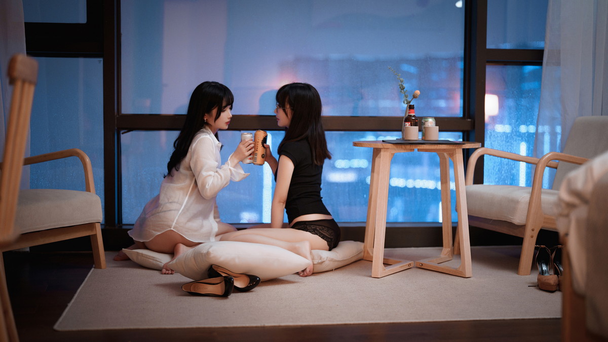 xgyw.top_网络美女凉凉子&面饼仙儿OL百合主题私房性感姐妹花床上黑色内衣撩人诱惑写真51P