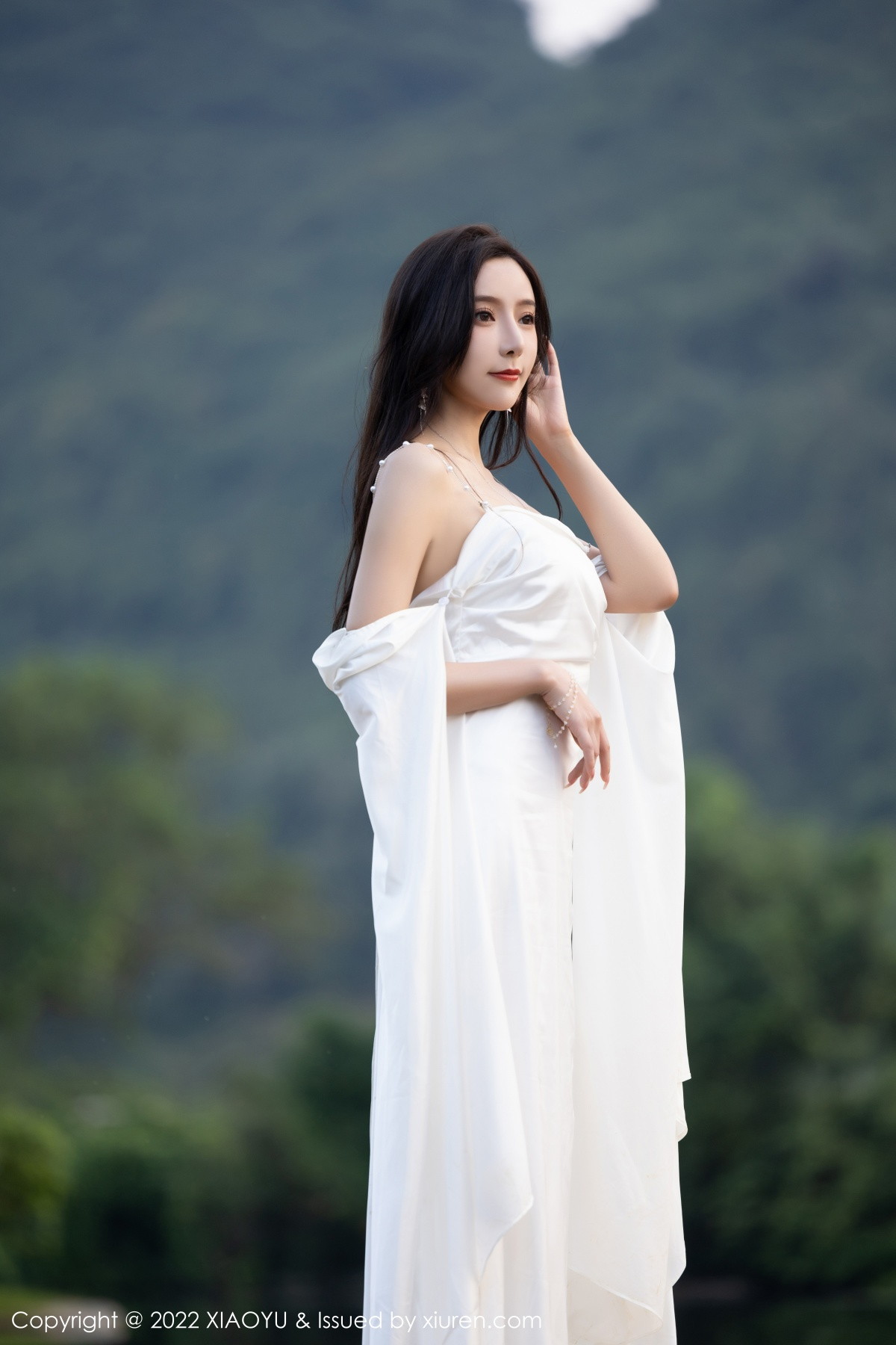 xgyw.top_[XiaoYu画语界]Vol.884_女神王馨瑶yanni杭州旅拍户外白色蕾丝内衣配白色丝袜诱惑写真87P