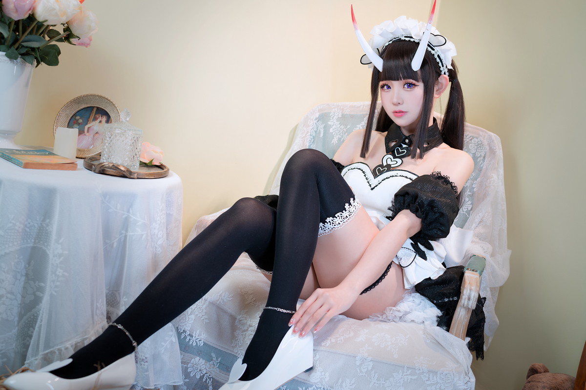 xgyw.top_网络美女miko酱ww能代女仆主题私房性感吊裙配黑丝吊袜秀完美身材诱惑写真36P