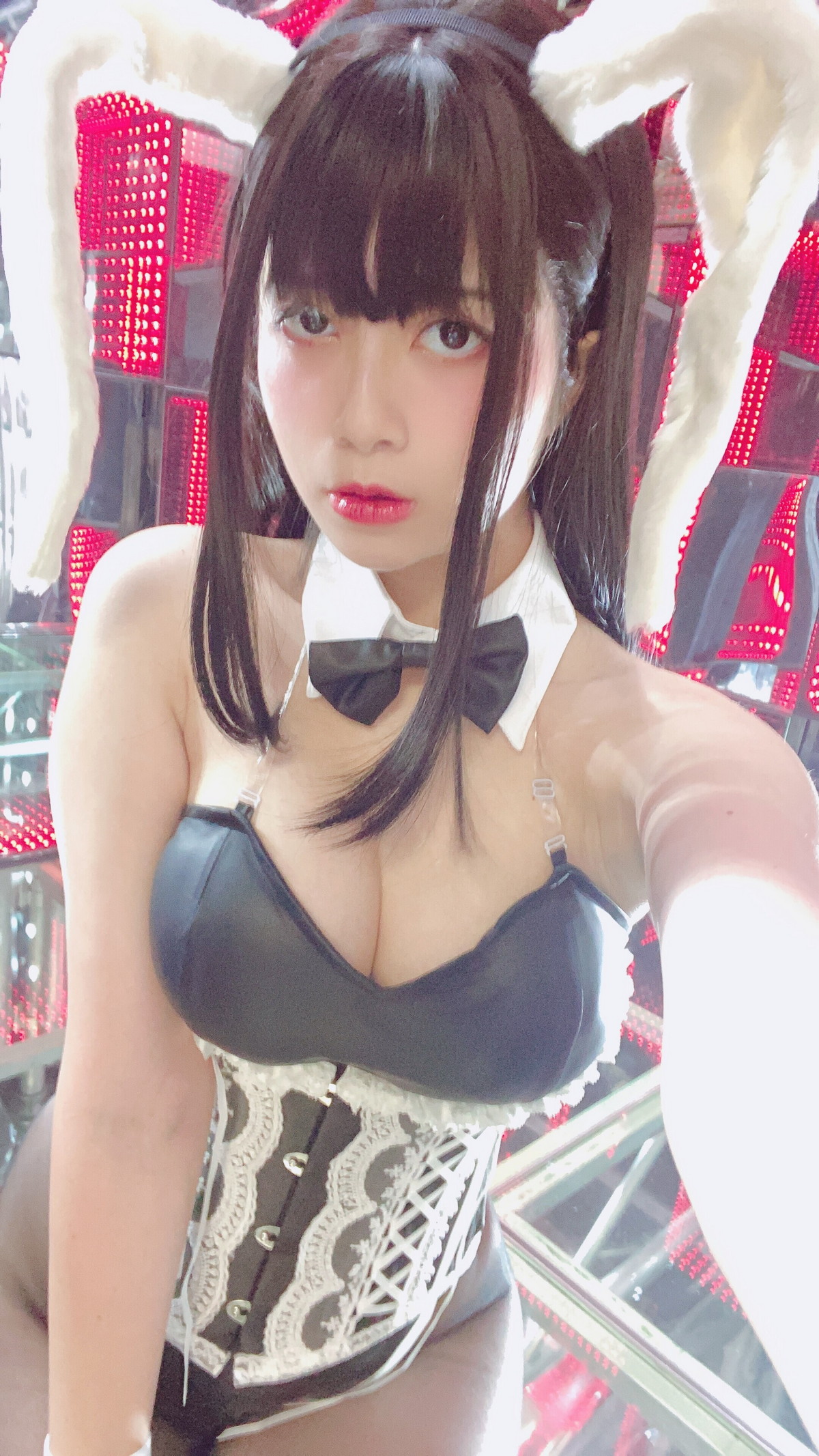 xgyw.top_网络美女Hieey Heika嗨儿September主题性感黑色吊带配超薄黑丝撩人诱惑写真47P