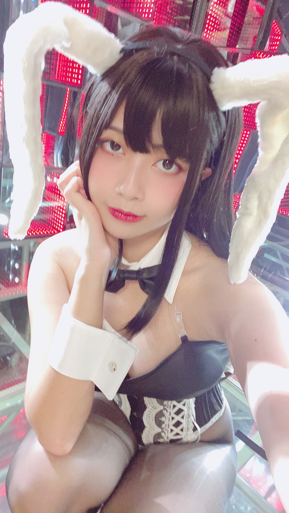 xgyw.top_网络美女Hieey Heika嗨儿September主题性感黑色吊带配超薄黑丝撩人诱惑写真47P