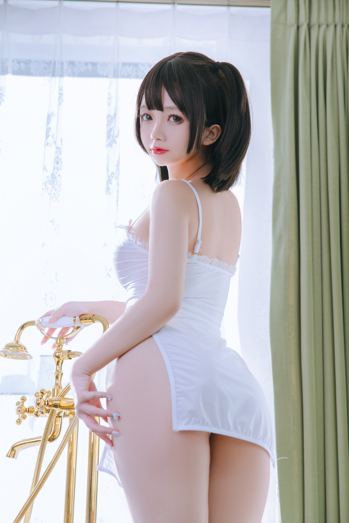 xgyw.top_Cosplay美女日奈娇湿身小白裙主题性感白色吊带配丁字裤秀丰乳肥臀诱惑写真91P
