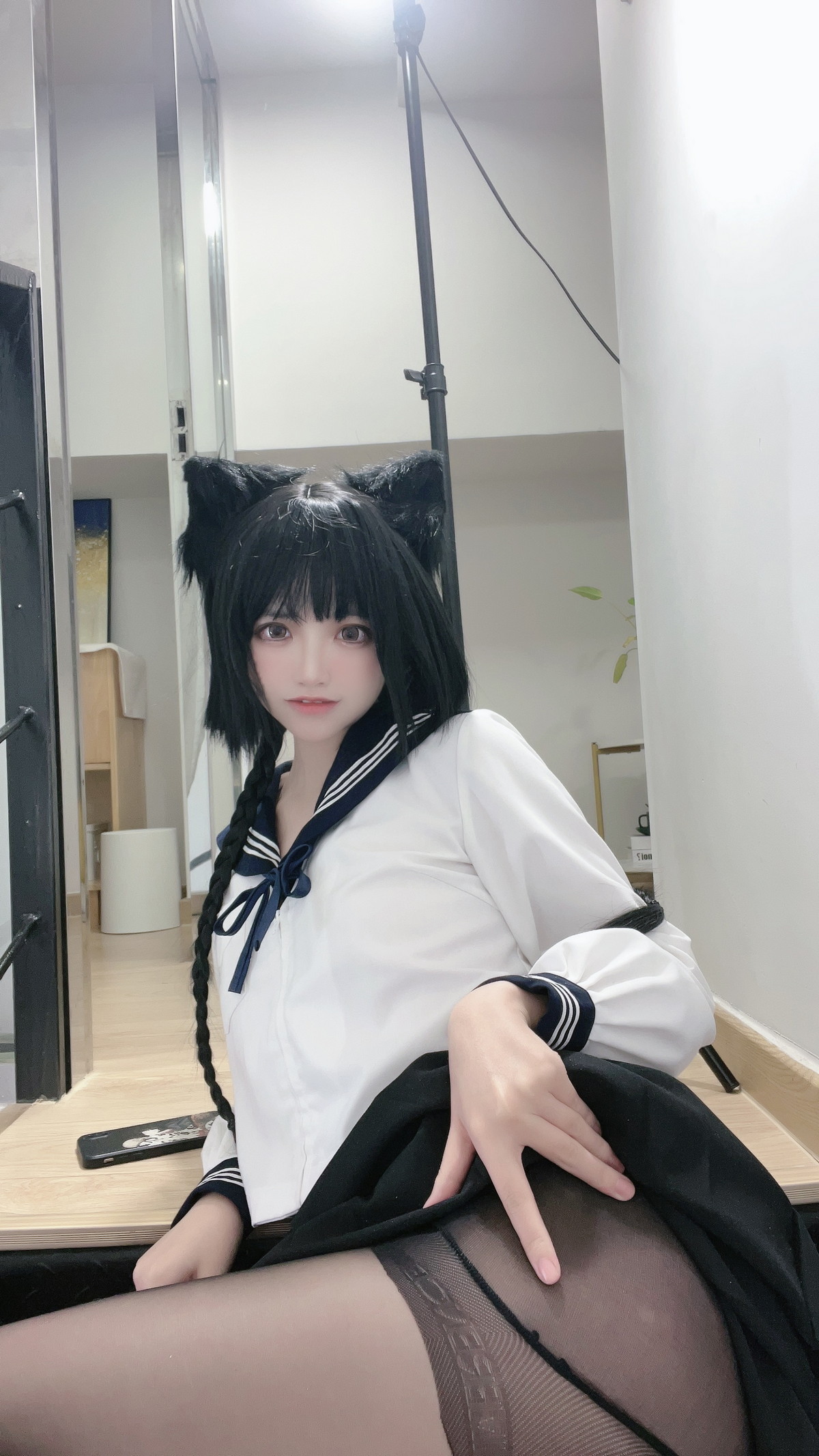 xgyw.top_网络美女疯猫ss制服少女主题私房性感学生制服配超薄黑丝秀翘臀美腿诱惑写真80P