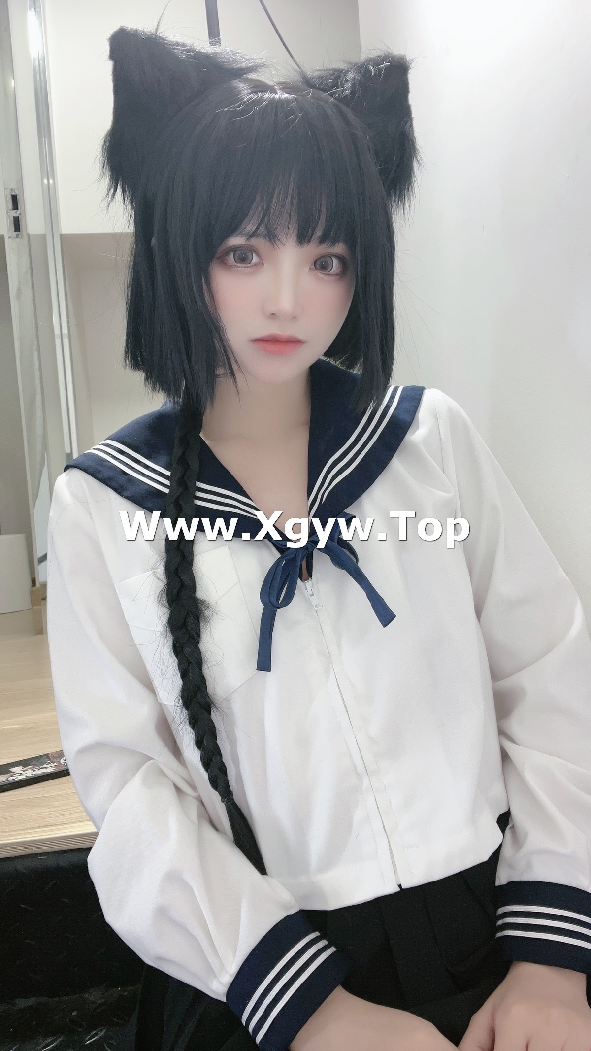 xgyw.top_网络美女疯猫ss制服少女主题私房性感学生制服配超薄黑丝秀翘臀美腿诱惑写真80P