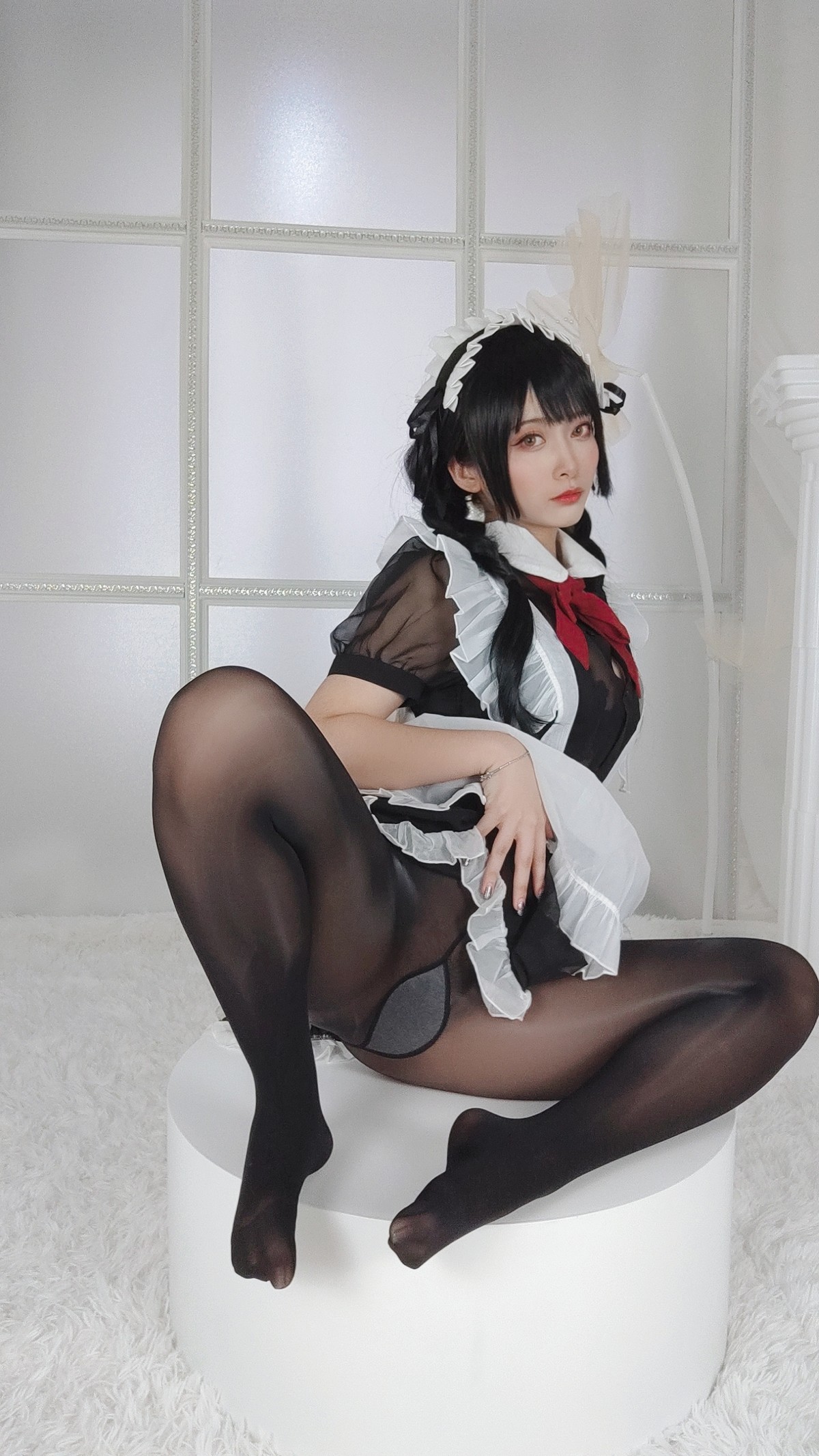 xgyw.top_动漫博主洛璃LoLiSAMA黑丝女仆主题性感女仆装配超薄无内黑丝秀翘臀诱惑写真93P