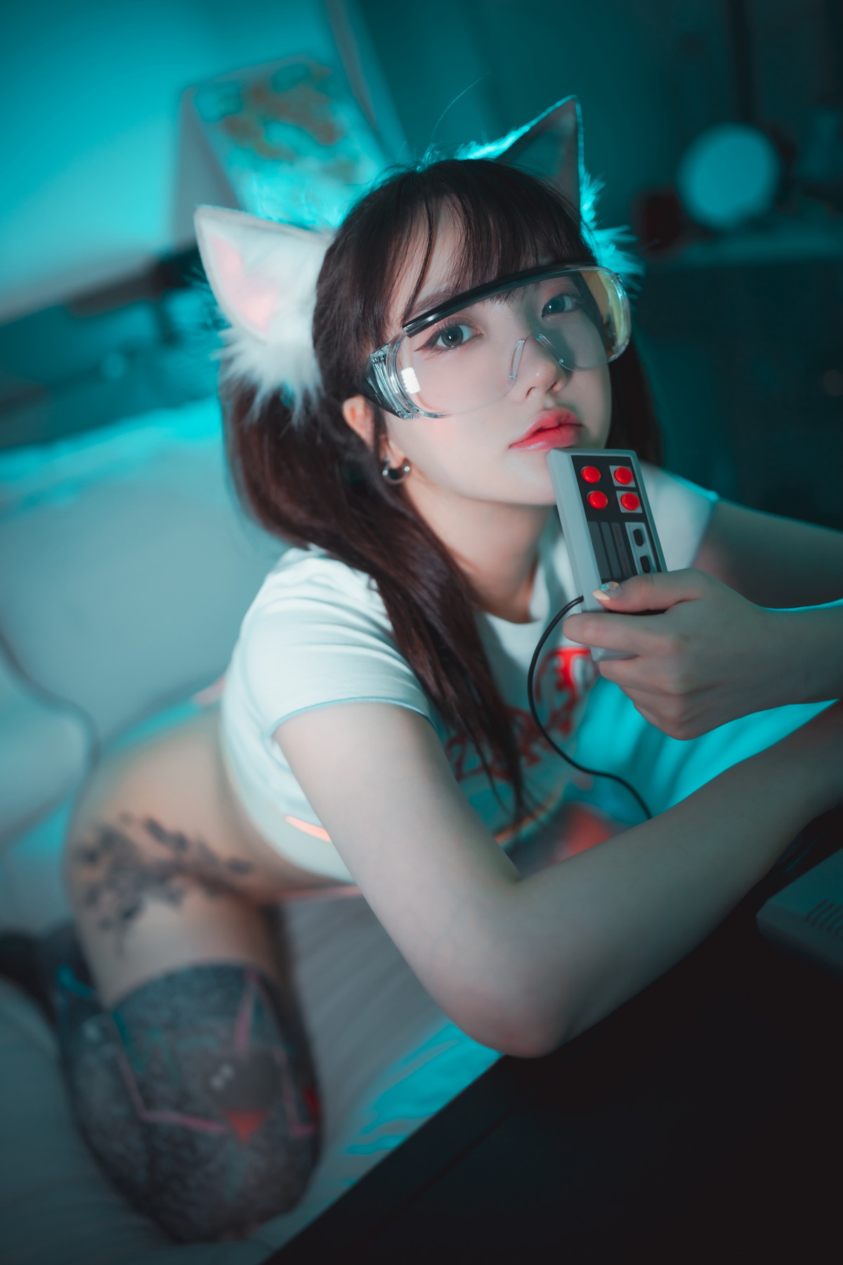 xgyw.top_[DJAWA]No.208_模特Yeeun_Retro Gaming Girl主题私房性感多套服饰秀翘臀美腿诱惑写真96P
