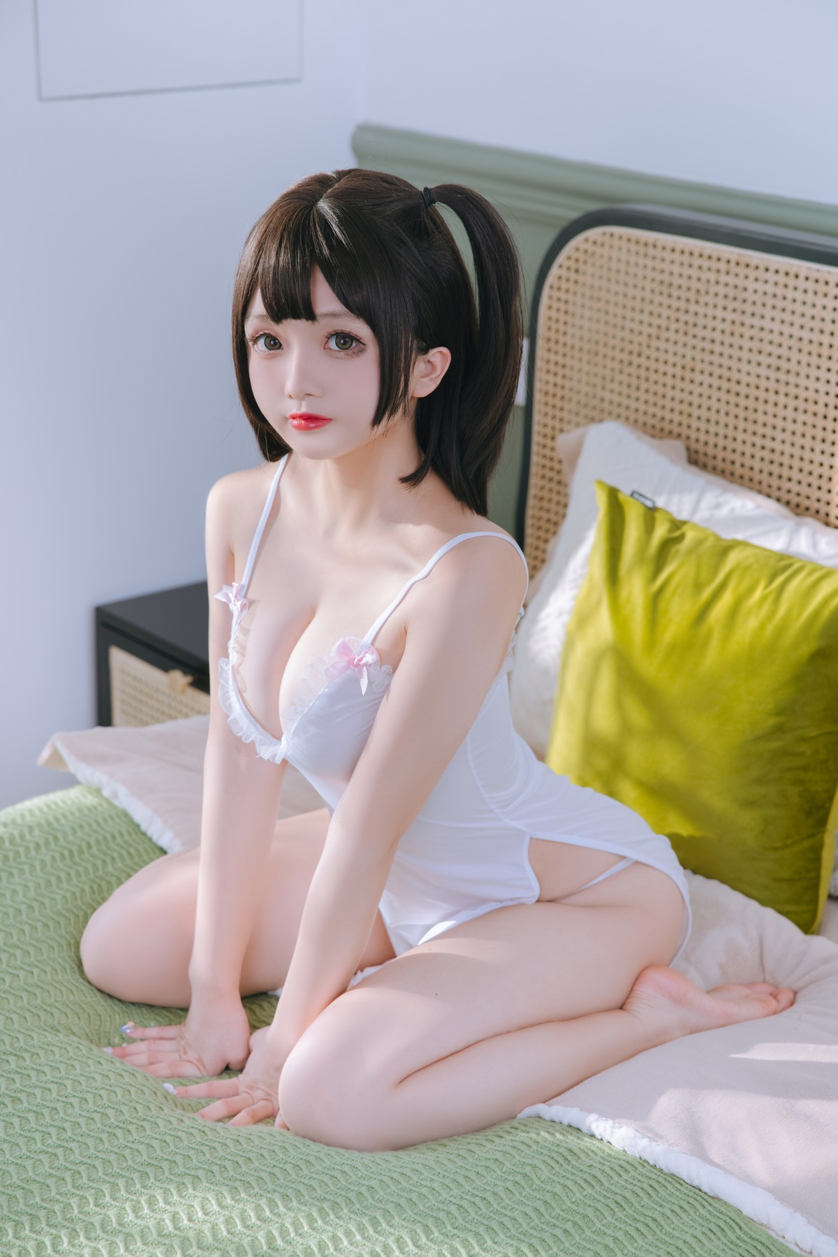 xgyw.top_Cosplay美女日奈娇湿身小白裙主题性感白色吊带配丁字裤秀丰乳肥臀诱惑写真91P