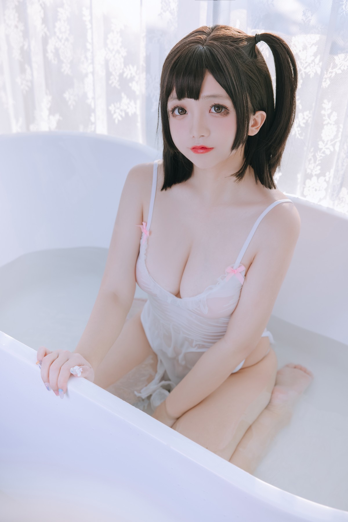 xgyw.top_Cosplay美女日奈娇湿身小白裙主题性感白色吊带配丁字裤秀丰乳肥臀诱惑写真91P