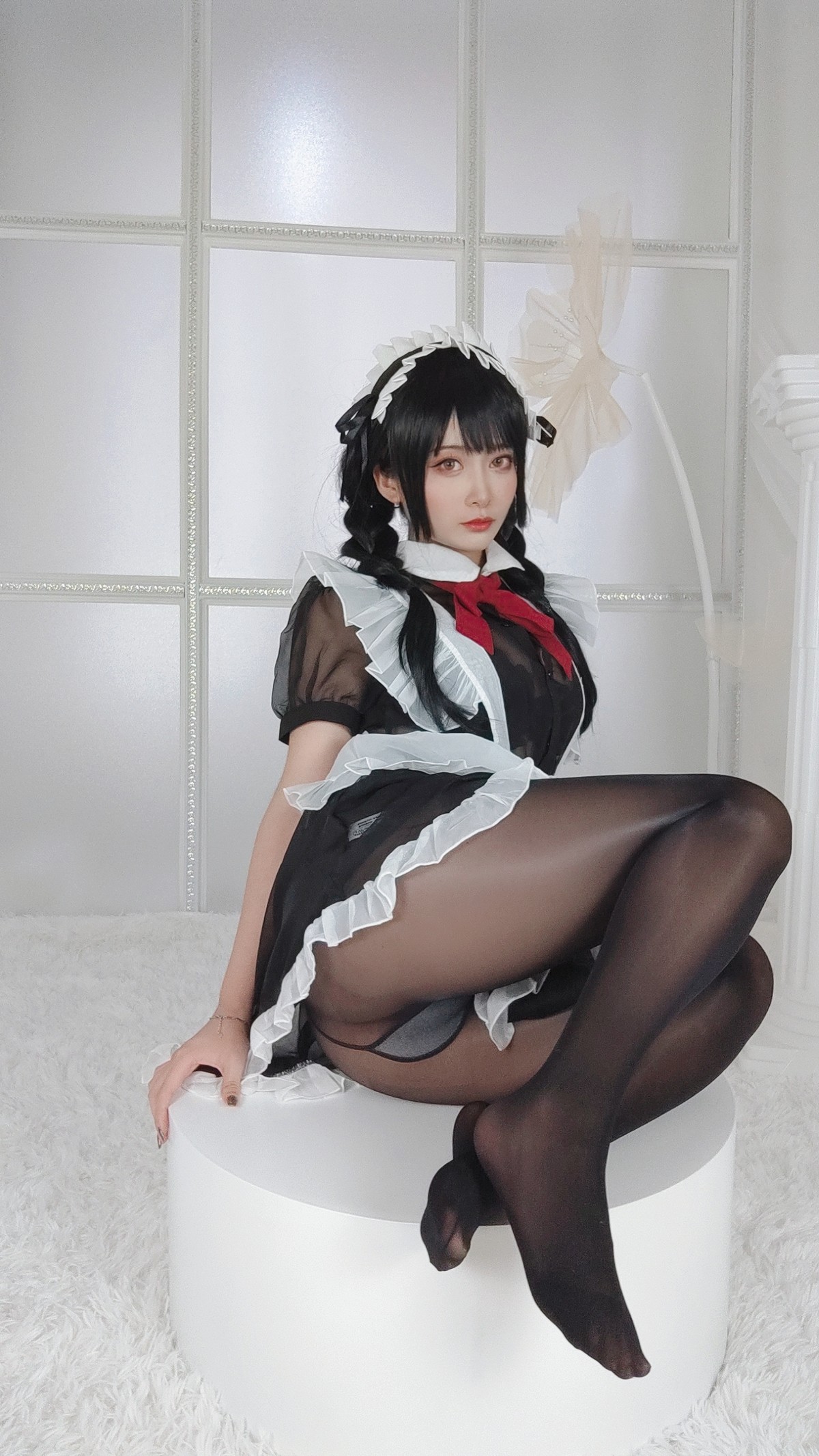 xgyw.top_动漫博主洛璃LoLiSAMA黑丝女仆主题性感女仆装配超薄无内黑丝秀翘臀诱惑写真93P