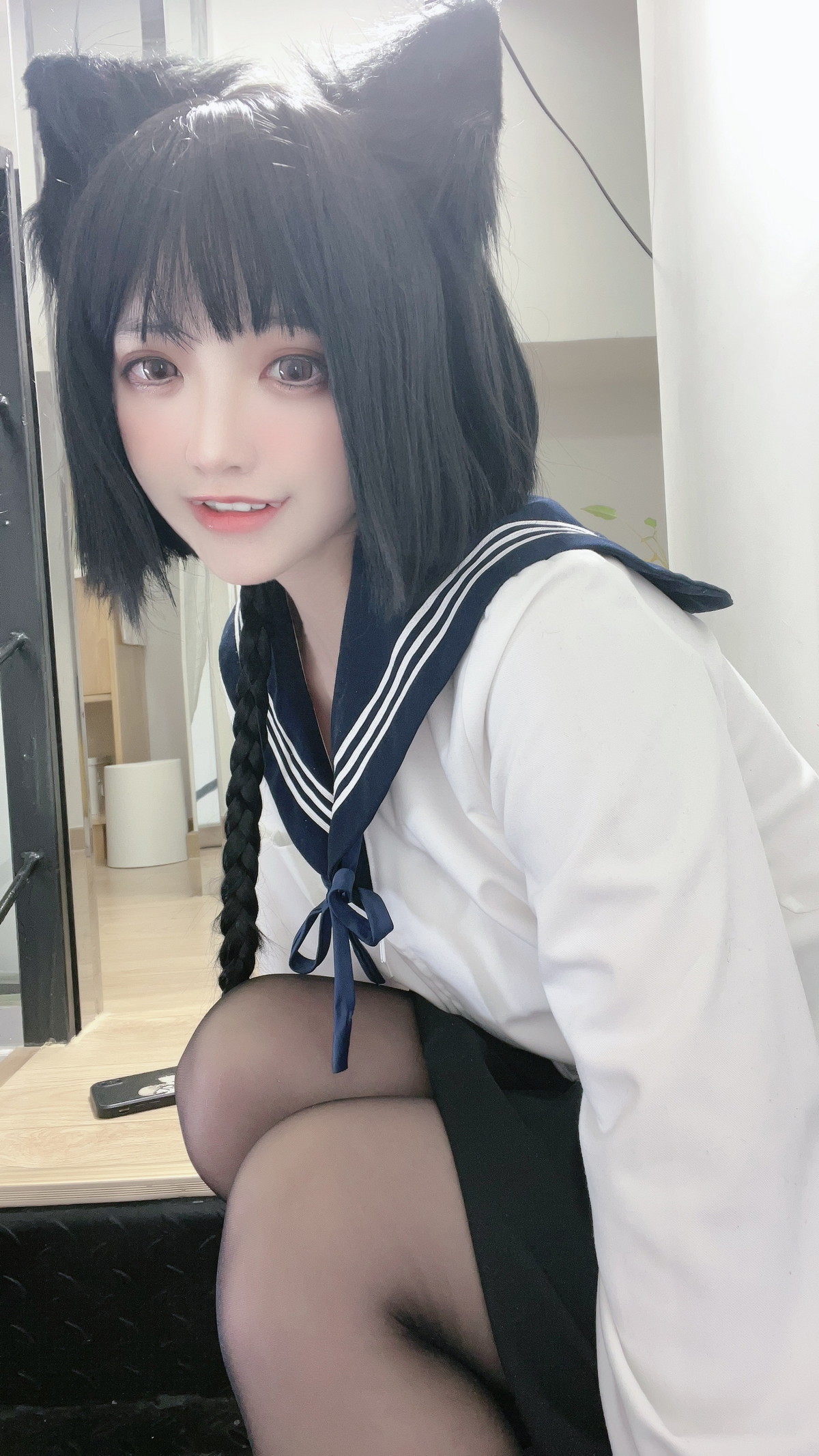 xgyw.top_网络美女疯猫ss制服少女主题私房性感学生制服配超薄黑丝秀翘臀美腿诱惑写真80P