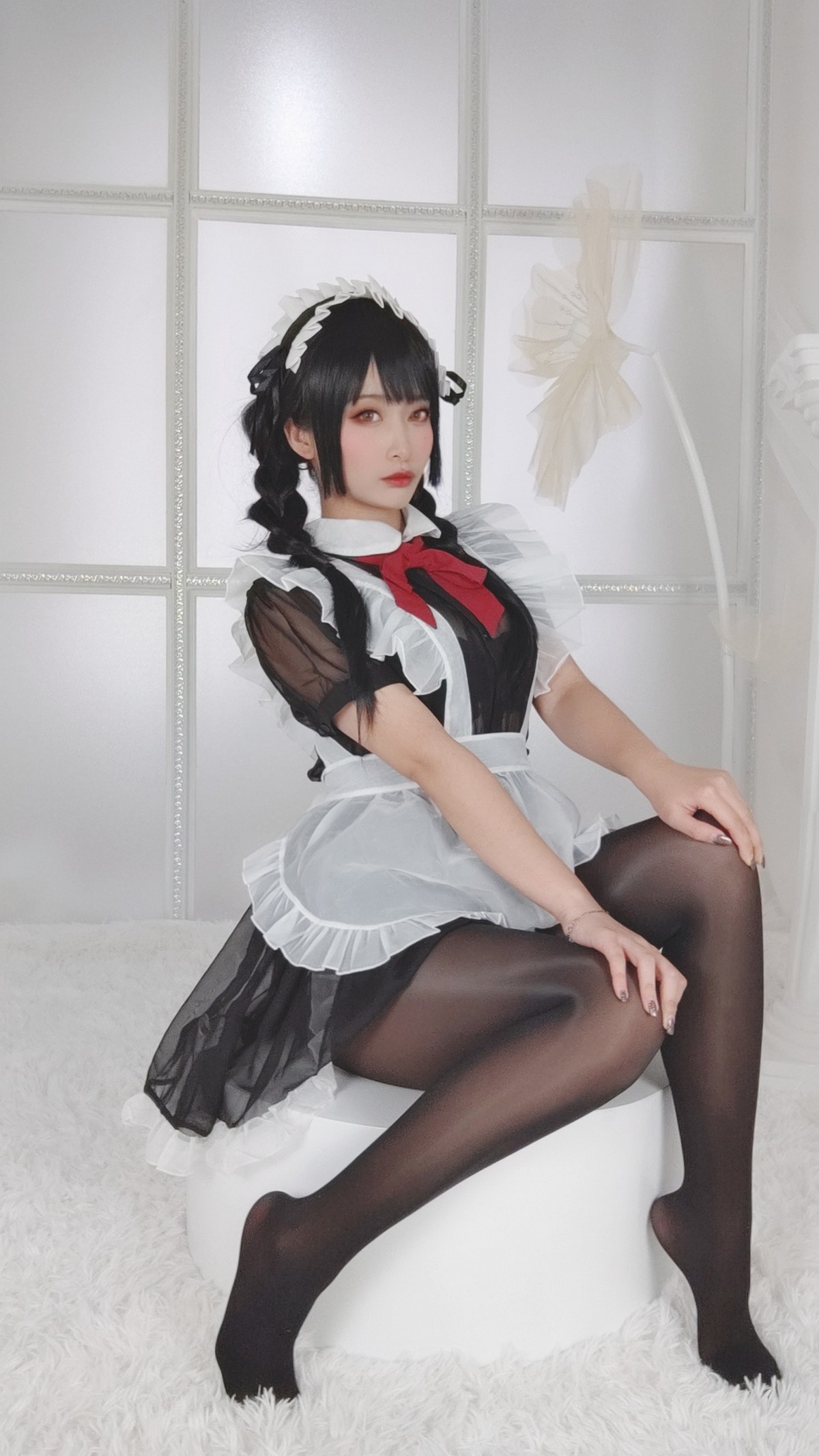 xgyw.top_动漫博主洛璃LoLiSAMA黑丝女仆主题性感女仆装配超薄无内黑丝秀翘臀诱惑写真93P