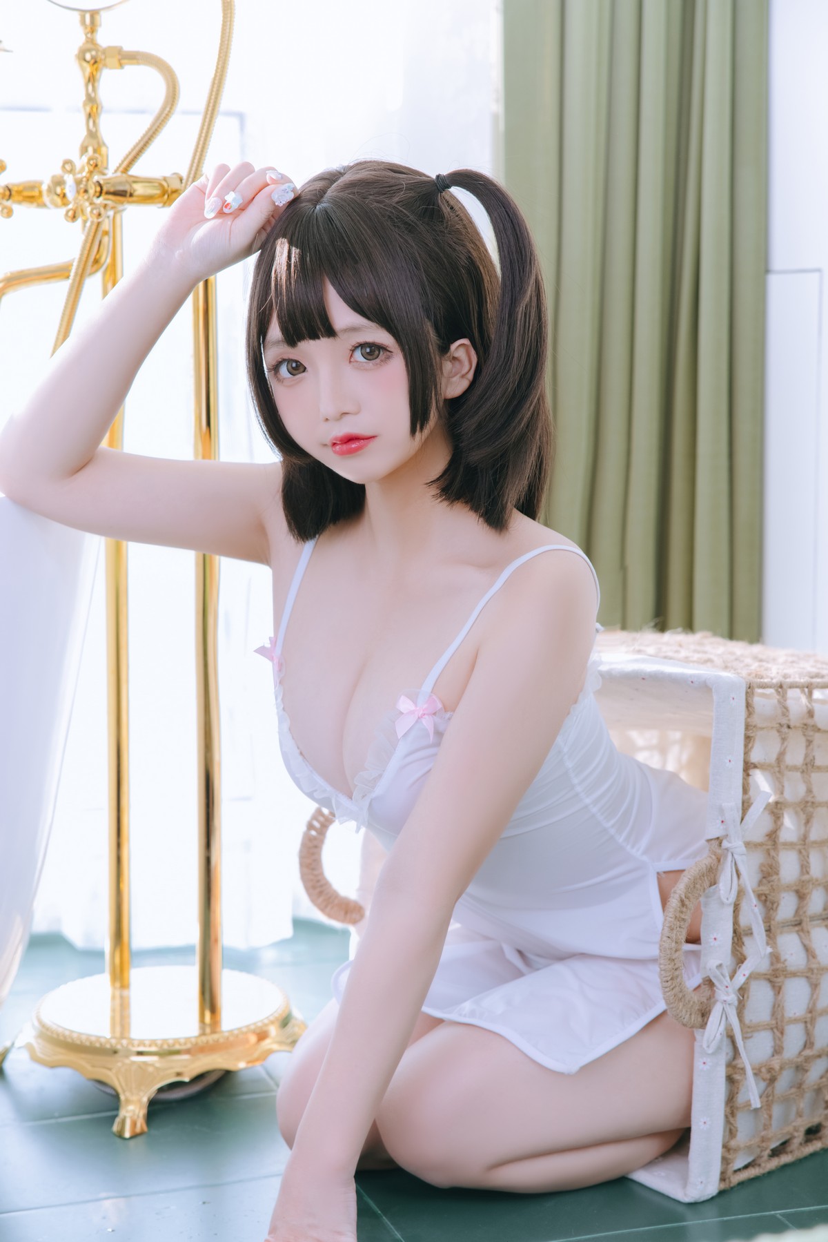 xgyw.top_Cosplay美女日奈娇湿身小白裙主题性感白色吊带配丁字裤秀丰乳肥臀诱惑写真91P