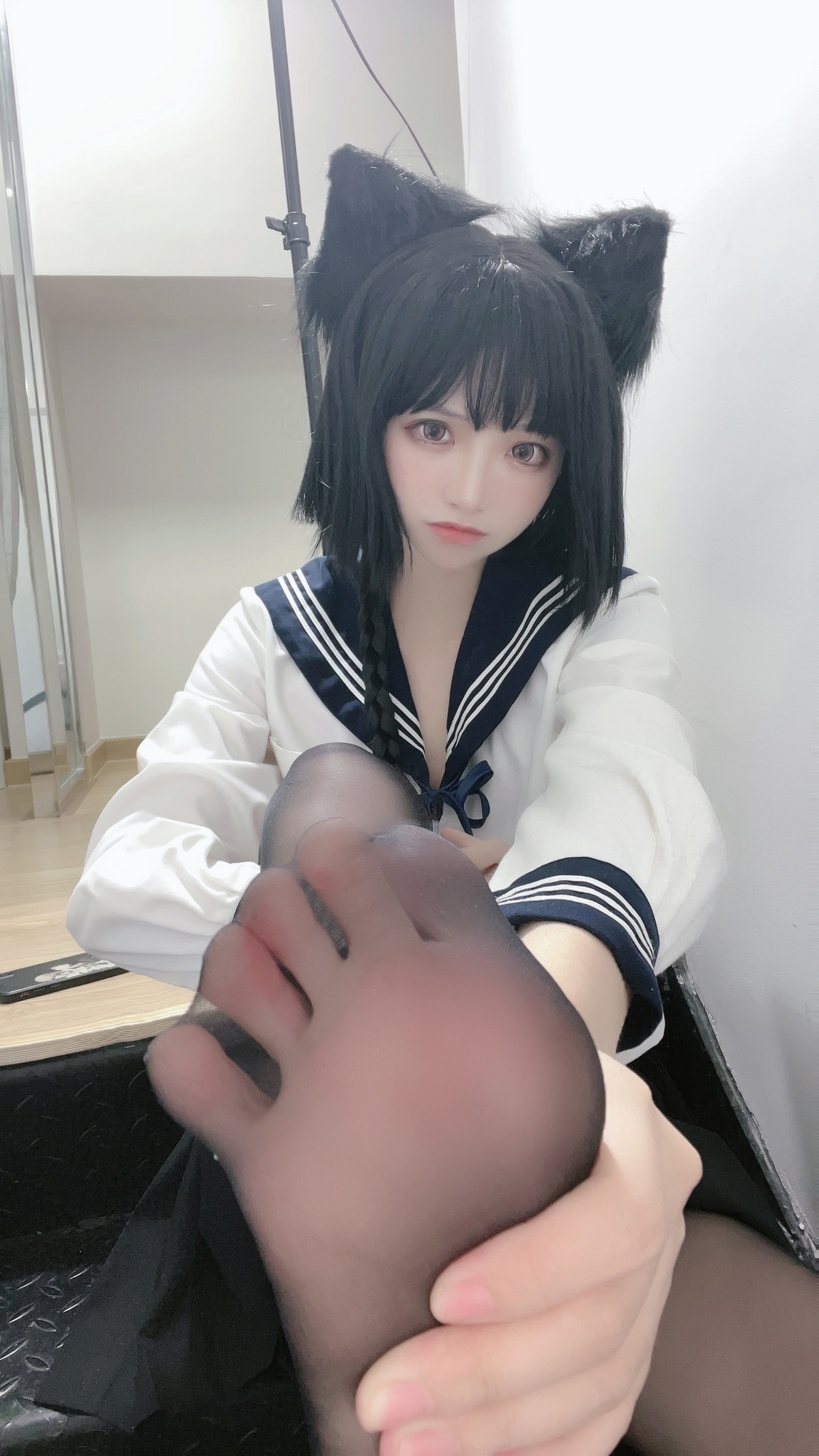 xgyw.top_网络美女疯猫ss制服少女主题私房性感学生制服配超薄黑丝秀翘臀美腿诱惑写真80P