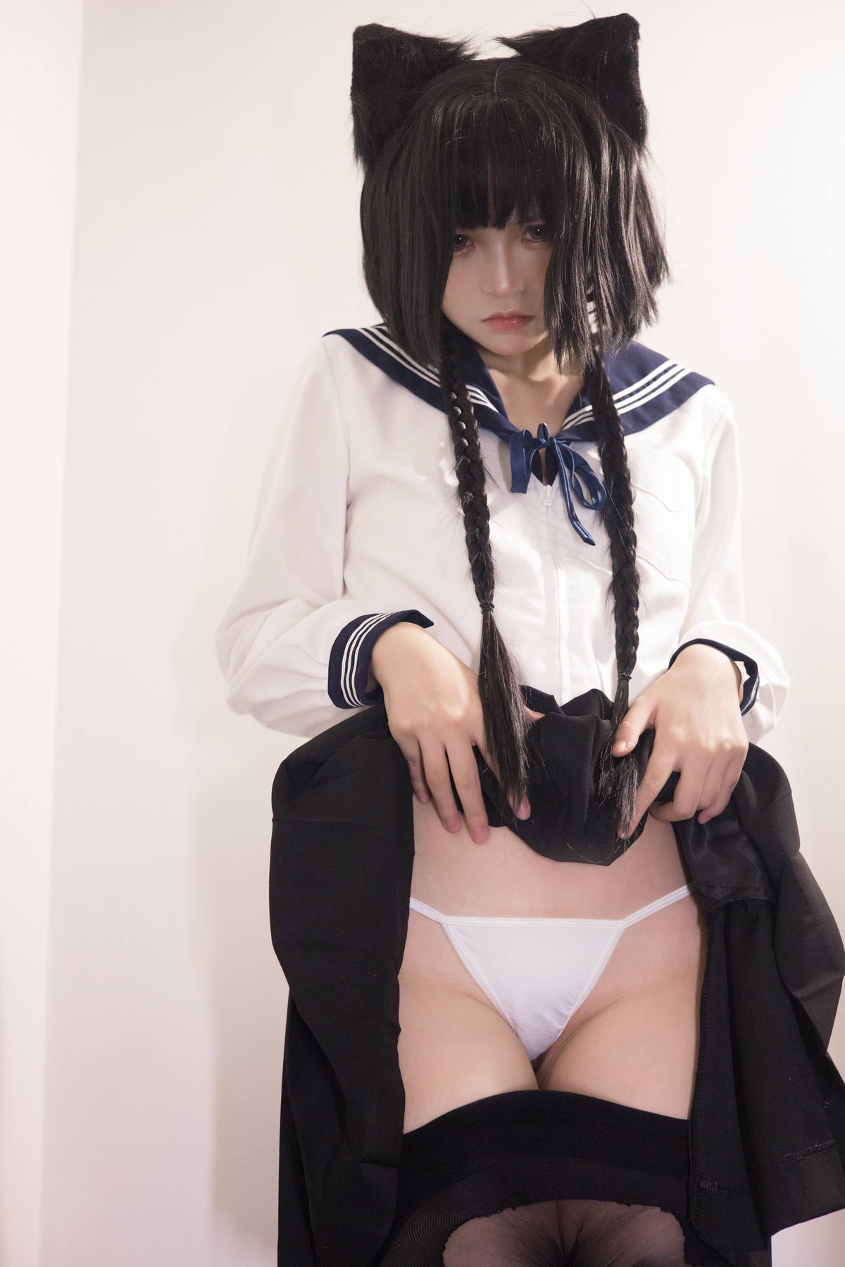 xgyw.top_网络美女疯猫ss制服少女主题私房性感学生制服配超薄黑丝秀翘臀美腿诱惑写真80P