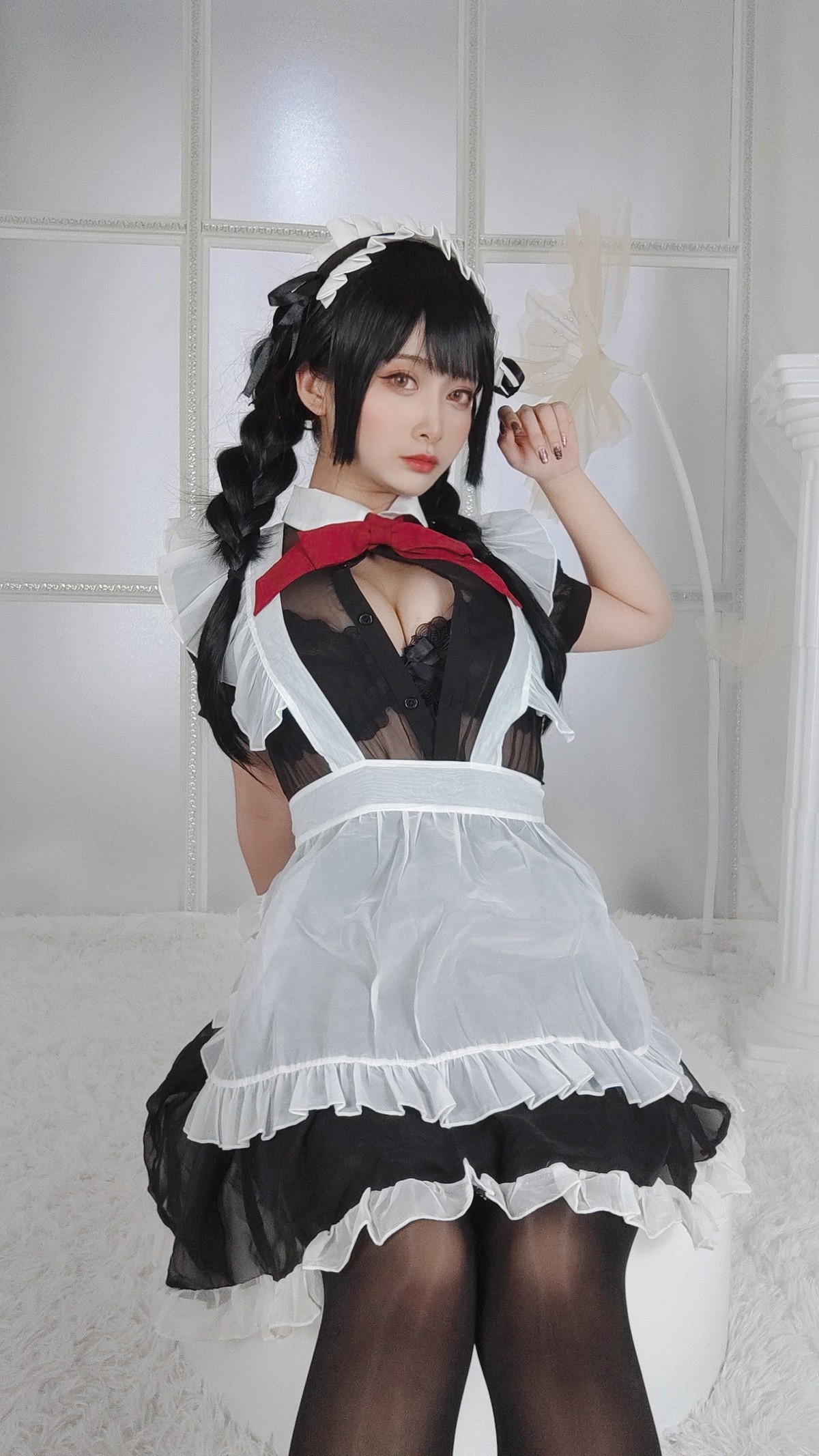 xgyw.top_动漫博主洛璃LoLiSAMA黑丝女仆主题性感女仆装配超薄无内黑丝秀翘臀诱惑写真93P