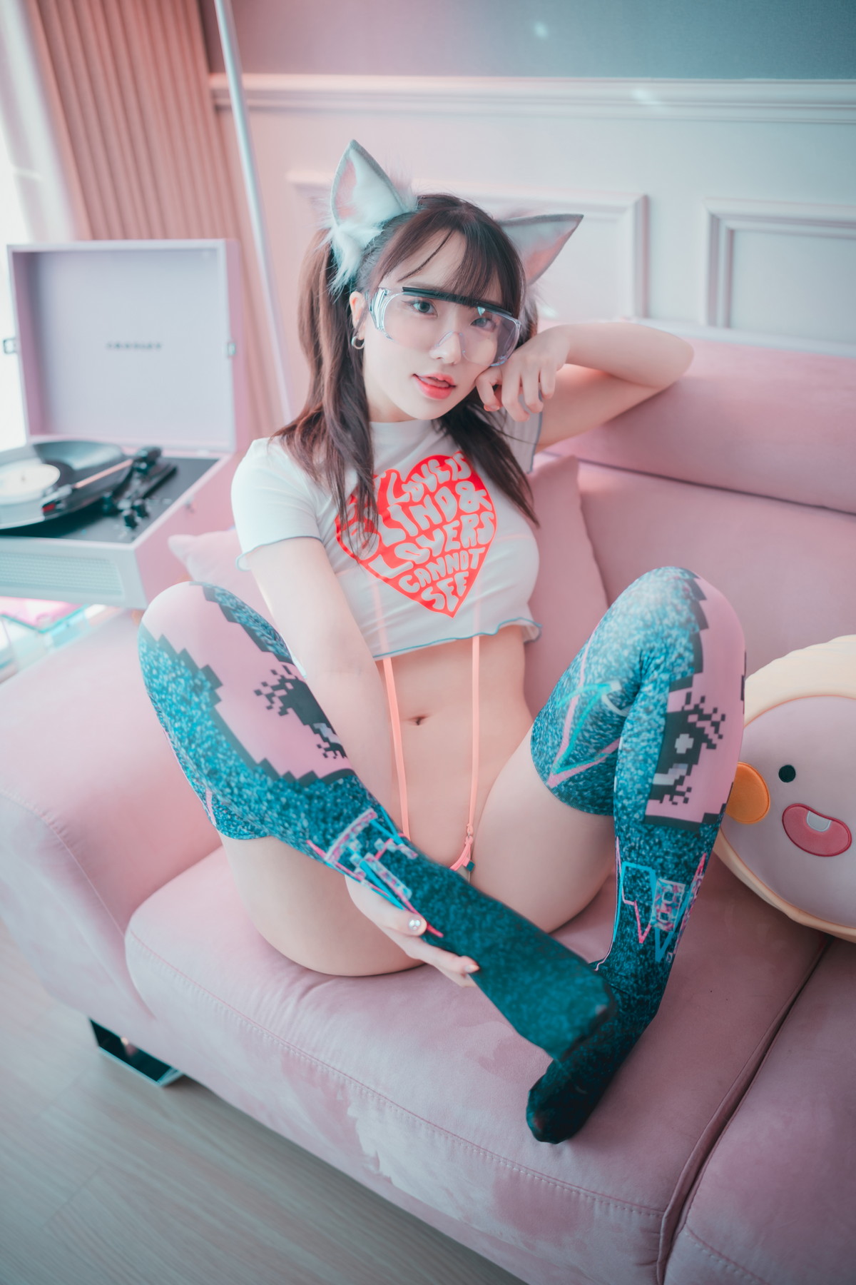 xgyw.top_[DJAWA]No.208_模特Yeeun_Retro Gaming Girl主题私房性感多套服饰秀翘臀美腿诱惑写真96P