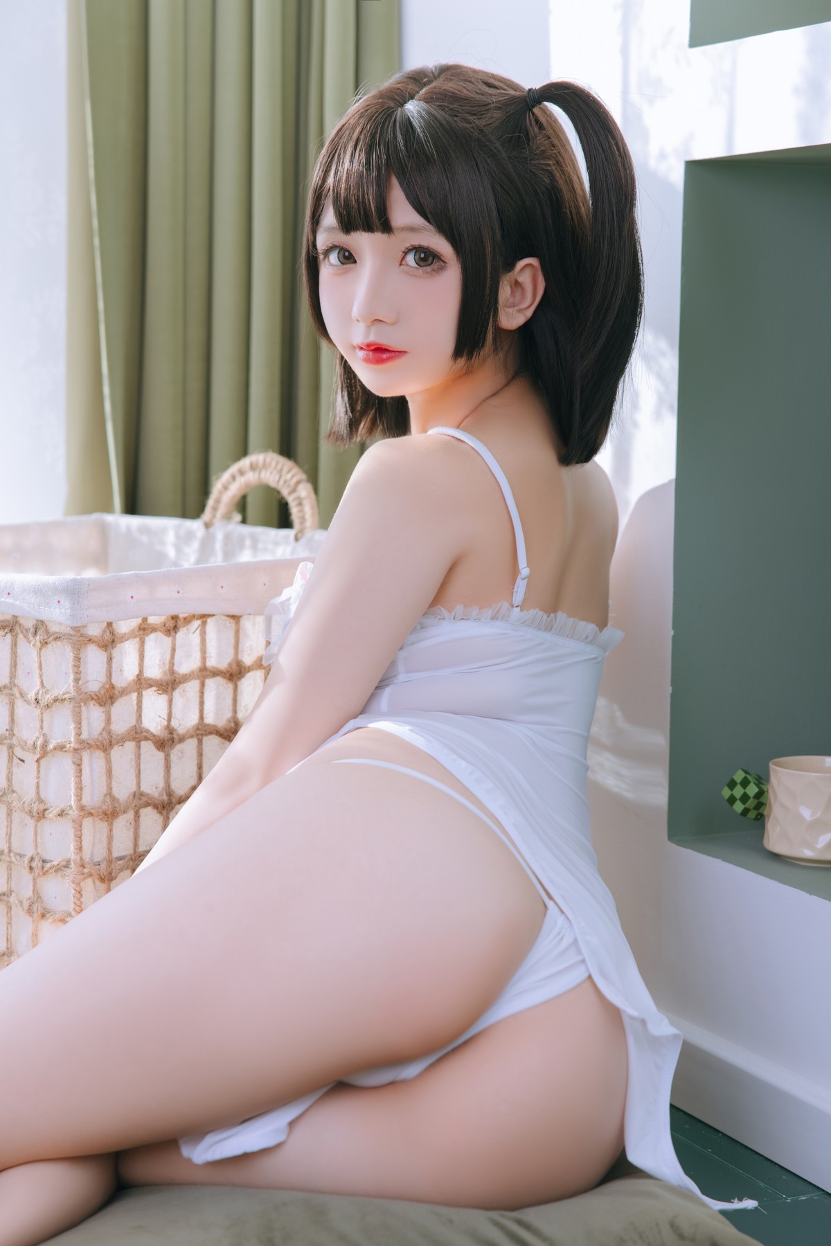 xgyw.top_Cosplay美女日奈娇湿身小白裙主题性感白色吊带配丁字裤秀丰乳肥臀诱惑写真91P