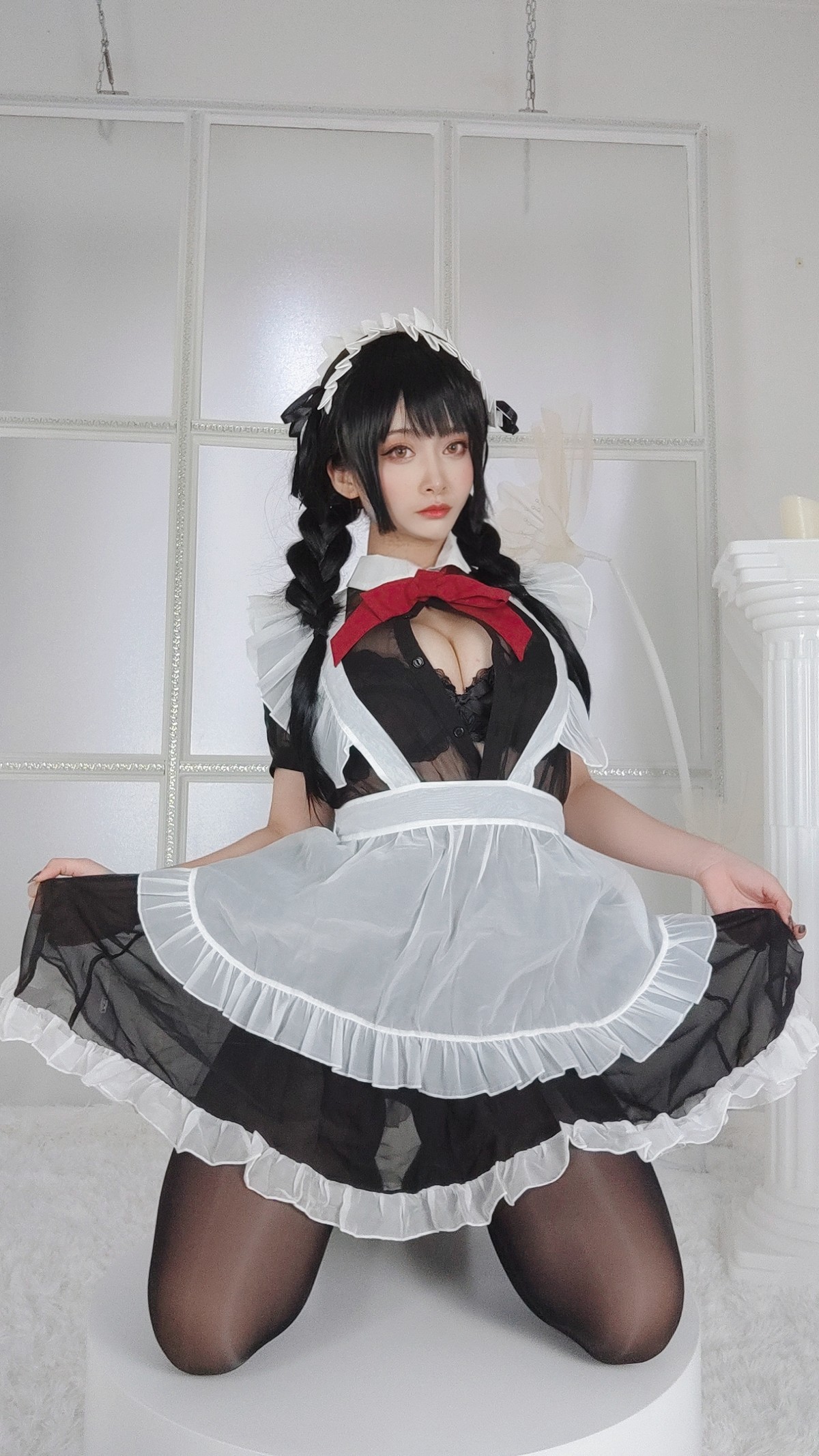 xgyw.top_动漫博主洛璃LoLiSAMA黑丝女仆主题性感女仆装配超薄无内黑丝秀翘臀诱惑写真93P