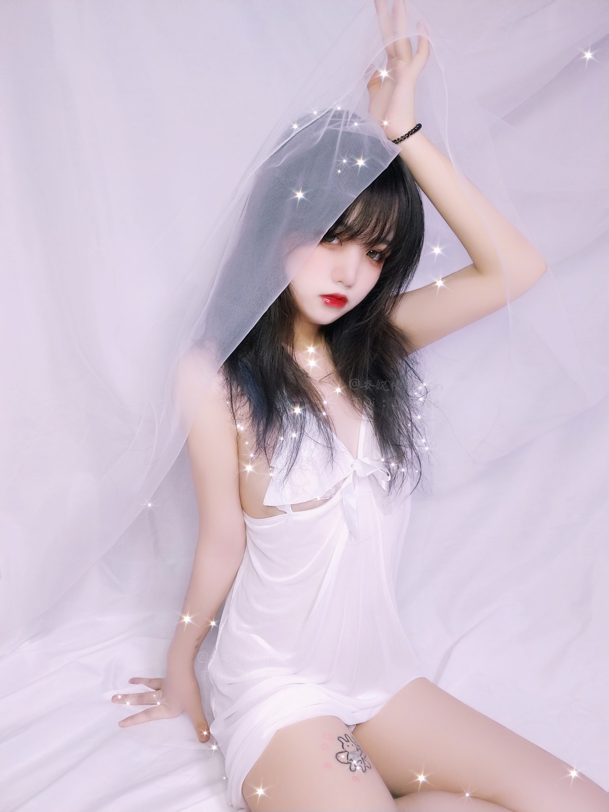 xgyw.top_萝莉小美女安妮白色睡衣主题私房脱性感白色薄纱睡衣露三点式内衣诱惑写真30P