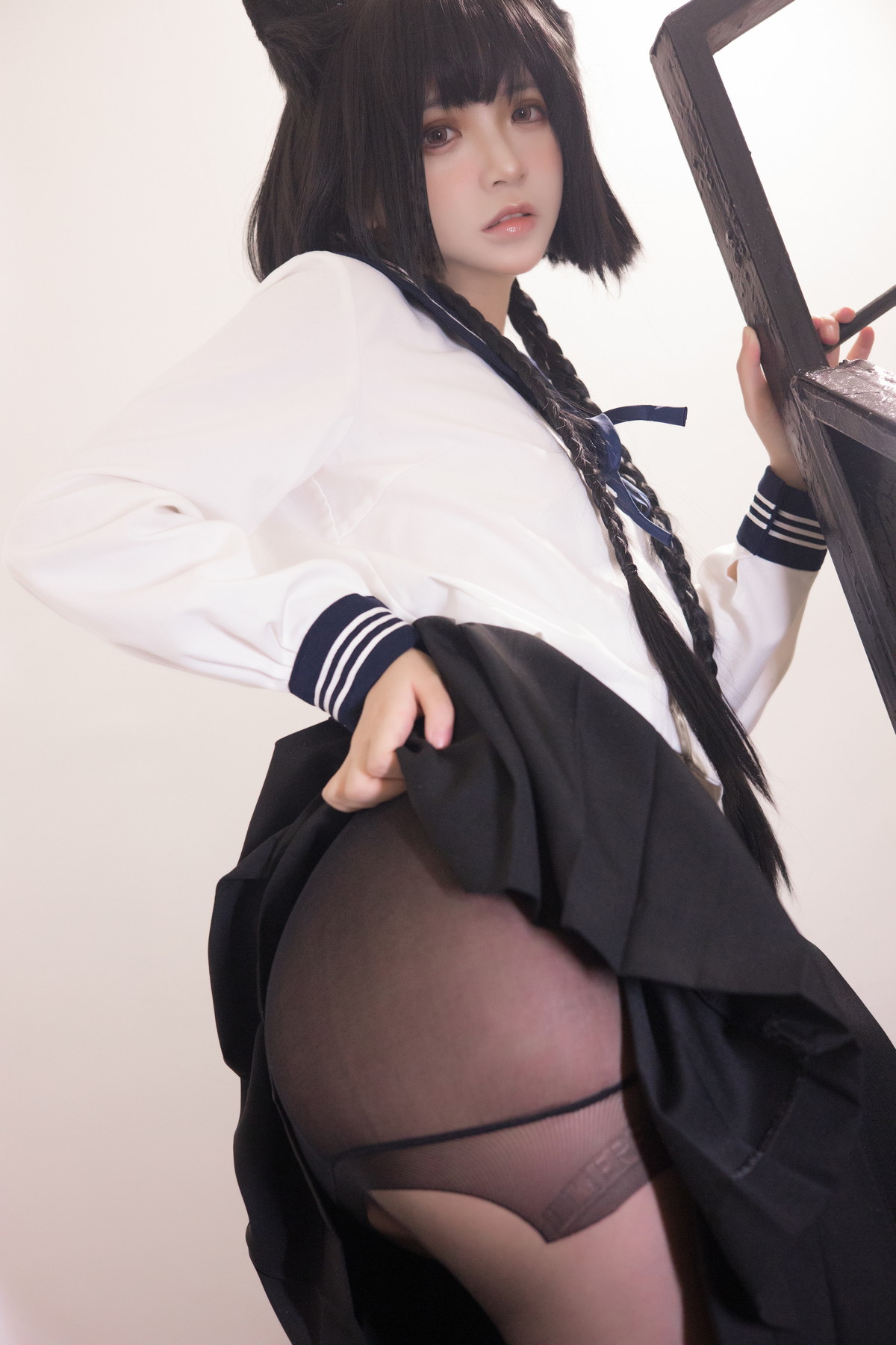 xgyw.top_网络美女疯猫ss制服少女主题私房性感学生制服配超薄黑丝秀翘臀美腿诱惑写真80P