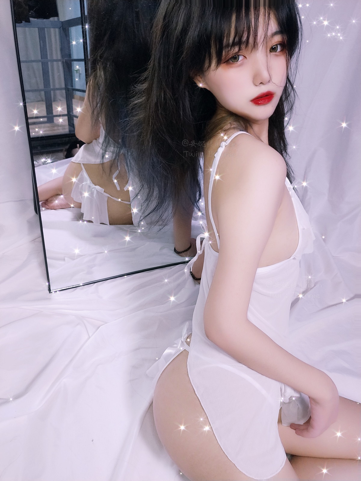 xgyw.top_萝莉小美女安妮白色睡衣主题私房脱性感白色薄纱睡衣露三点式内衣诱惑写真30P
