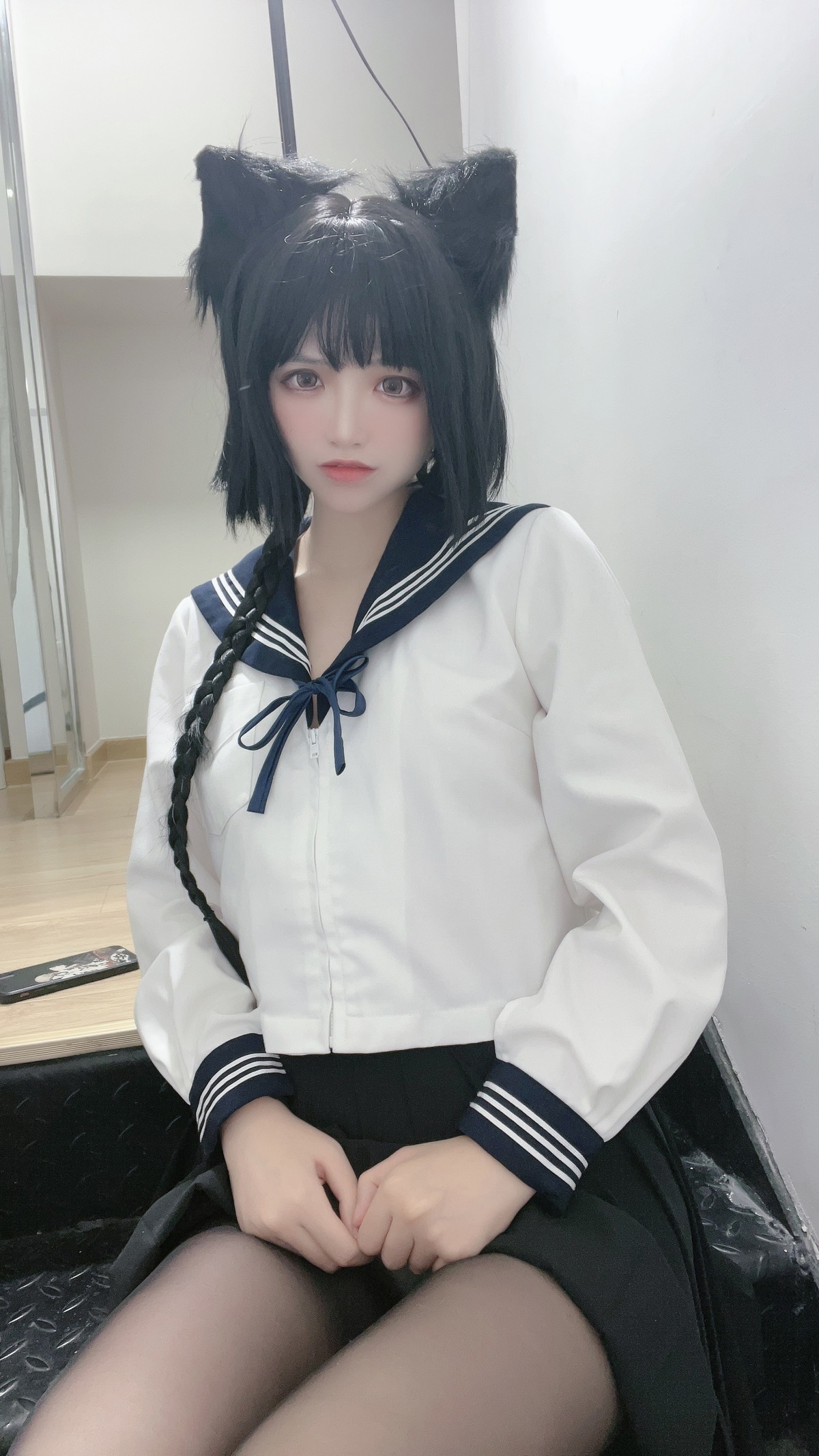xgyw.top_网络美女疯猫ss制服少女主题私房性感学生制服配超薄黑丝秀翘臀美腿诱惑写真80P