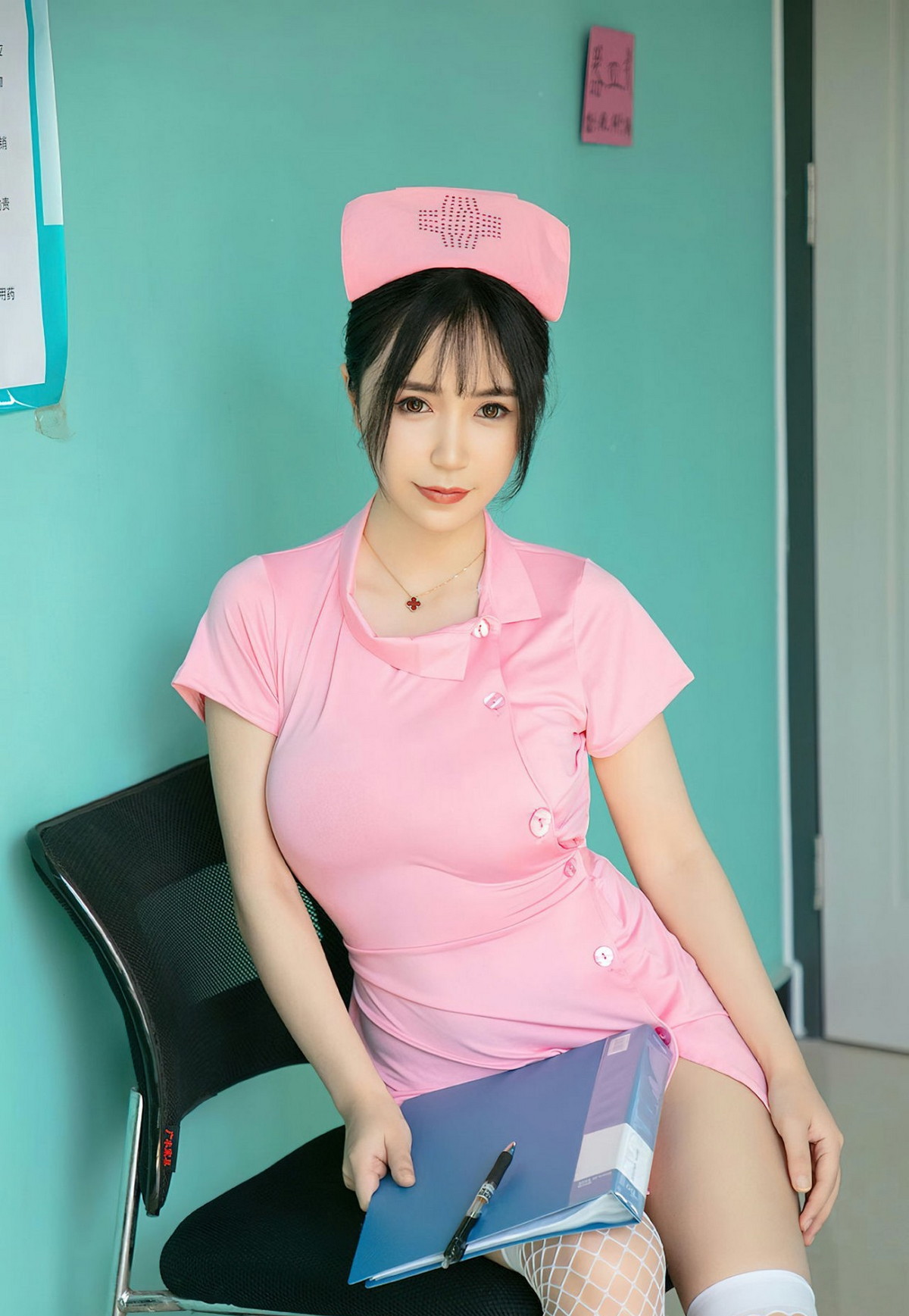 xgyw.top_[Ugirls爱尤物]No.2438_尤果合辑青涩之爱主题模特萱萱等七大美女性感内衣系列写真35P