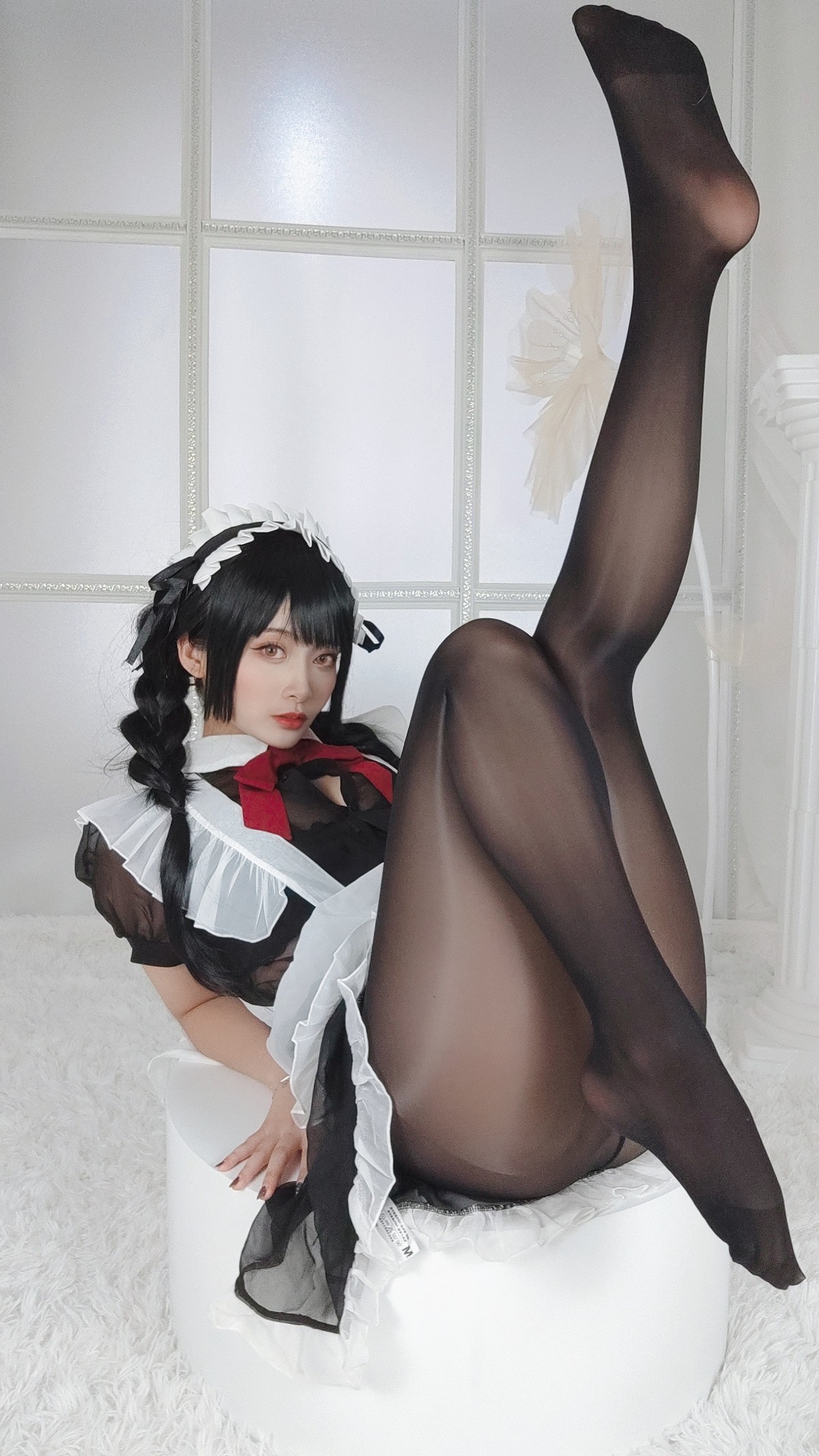 xgyw.top_动漫博主洛璃LoLiSAMA黑丝女仆主题性感女仆装配超薄无内黑丝秀翘臀诱惑写真93P