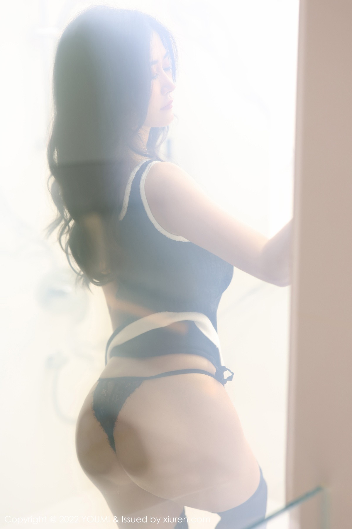 xgyw.top_[YouMi尤蜜荟]Vol.855_模特laura阿姣私房脱黑色上衣露性感黑色蕾丝内衣完美诱惑写真79P