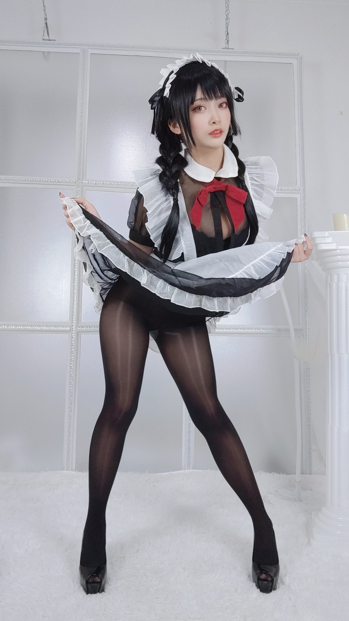 xgyw.top_动漫博主洛璃LoLiSAMA黑丝女仆主题性感女仆装配超薄无内黑丝秀翘臀诱惑写真93P