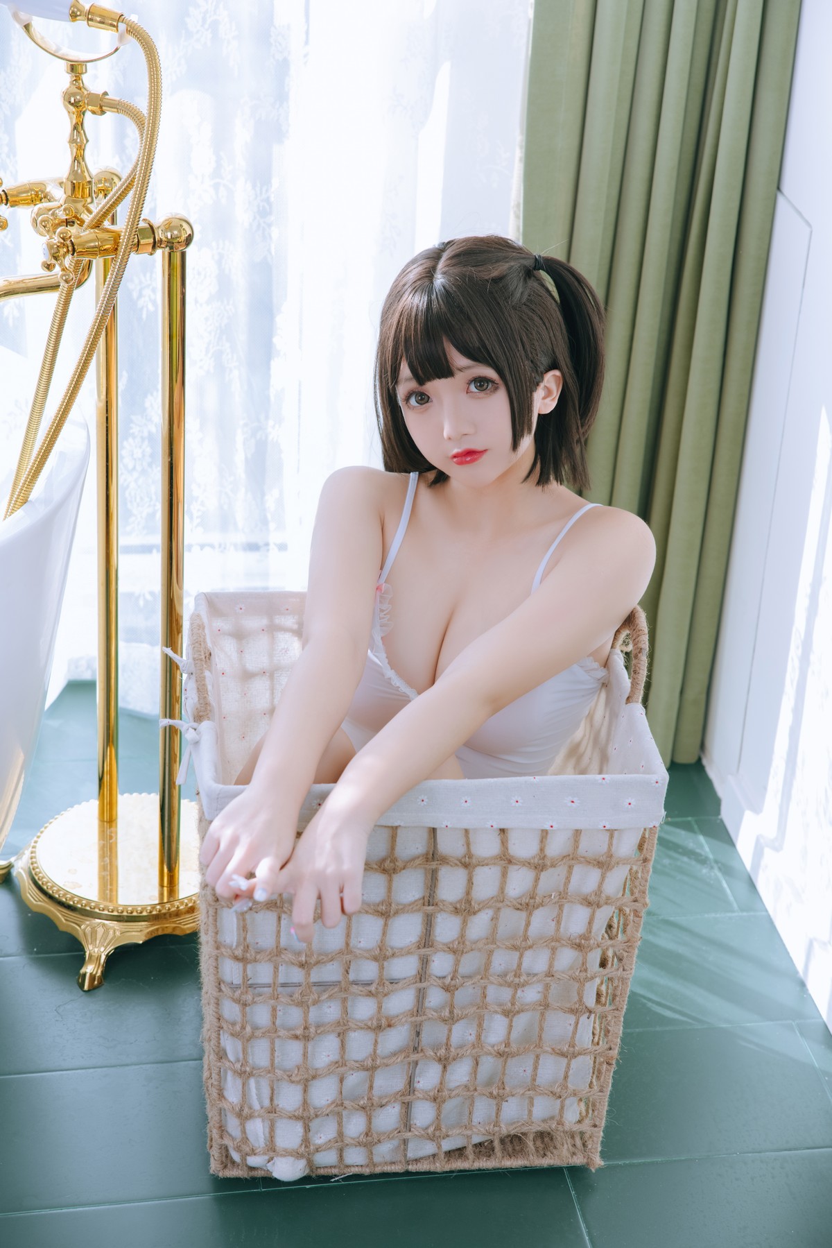 xgyw.top_Cosplay美女日奈娇湿身小白裙主题性感白色吊带配丁字裤秀丰乳肥臀诱惑写真91P