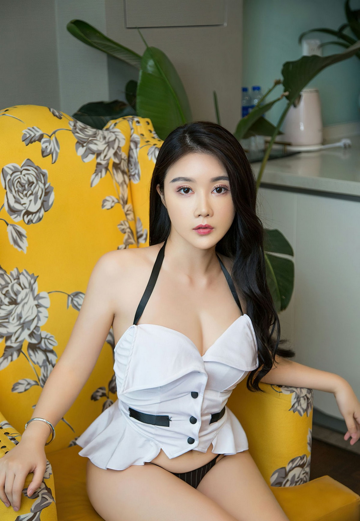 xgyw.top_[Ugirls爱尤物]No.2438_尤果合辑青涩之爱主题模特萱萱等七大美女性感内衣系列写真35P