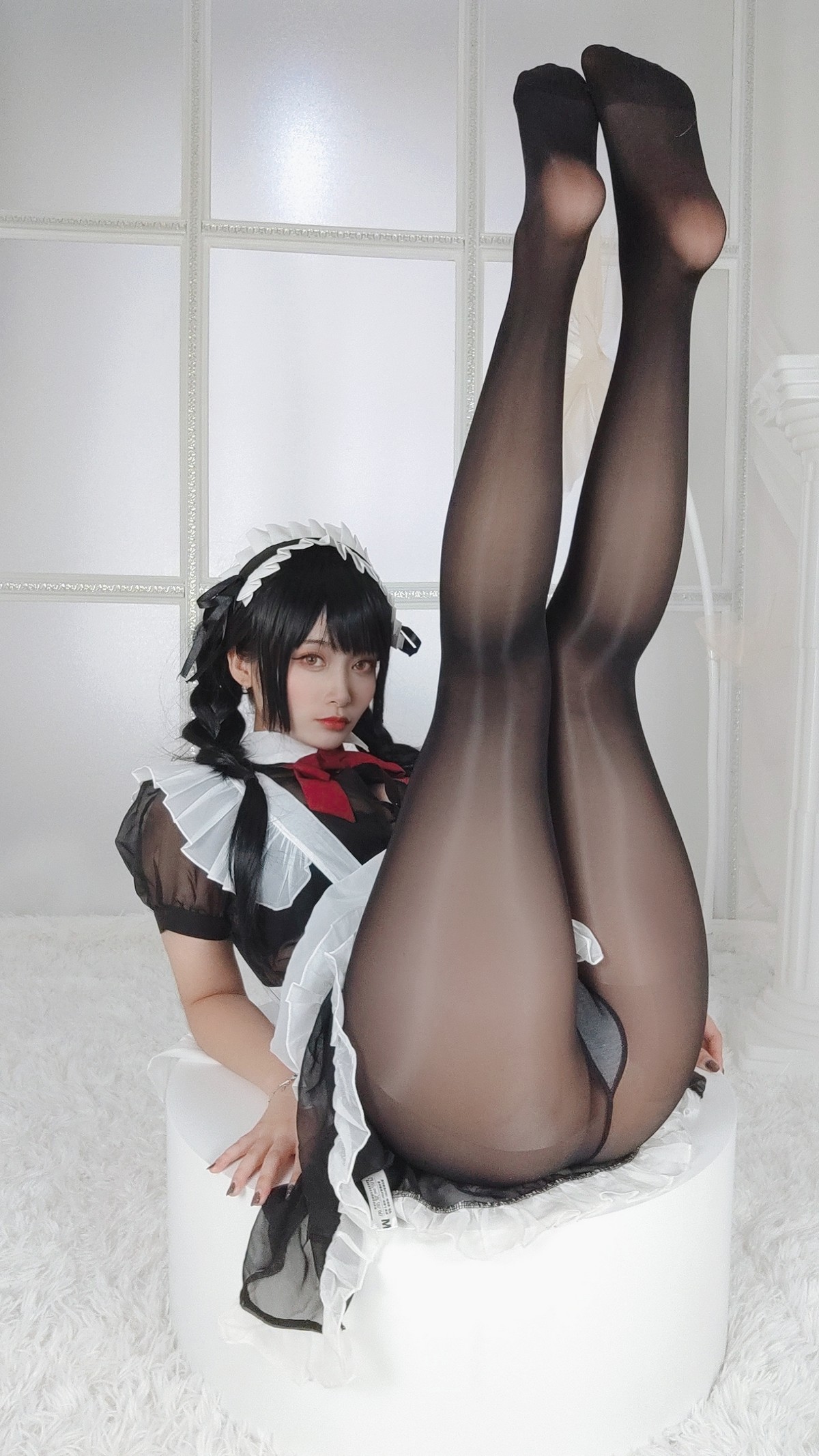 xgyw.top_动漫博主洛璃LoLiSAMA黑丝女仆主题性感女仆装配超薄无内黑丝秀翘臀诱惑写真93P