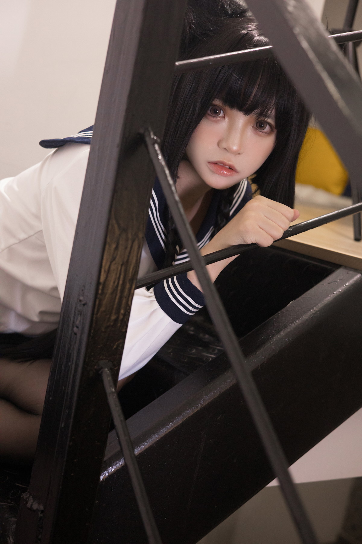 xgyw.top_网络美女疯猫ss制服少女主题私房性感学生制服配超薄黑丝秀翘臀美腿诱惑写真80P