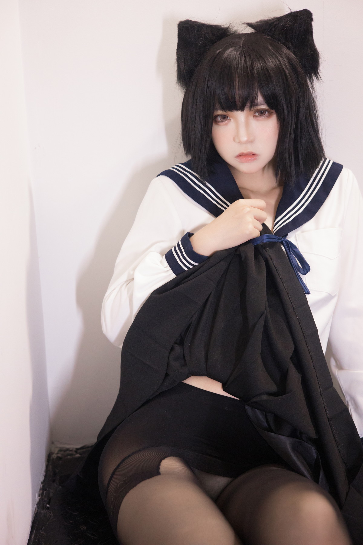 xgyw.top_网络美女疯猫ss制服少女主题私房性感学生制服配超薄黑丝秀翘臀美腿诱惑写真80P