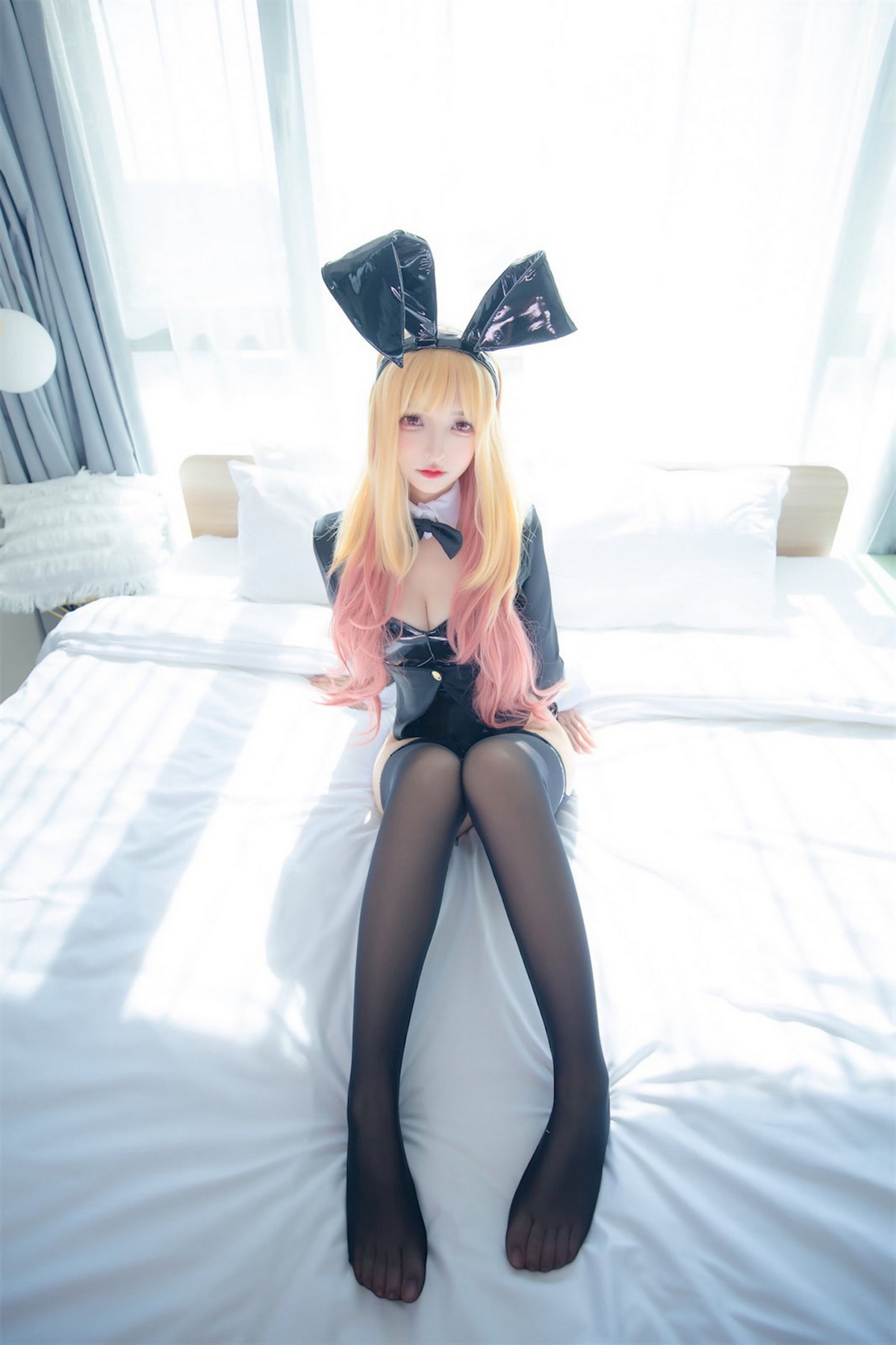 xgyw.top_萝莉美女神楽板真冬海梦兔女郎主题私房性感黑色皮质连体衣配黑丝吊袜诱惑写真75P
