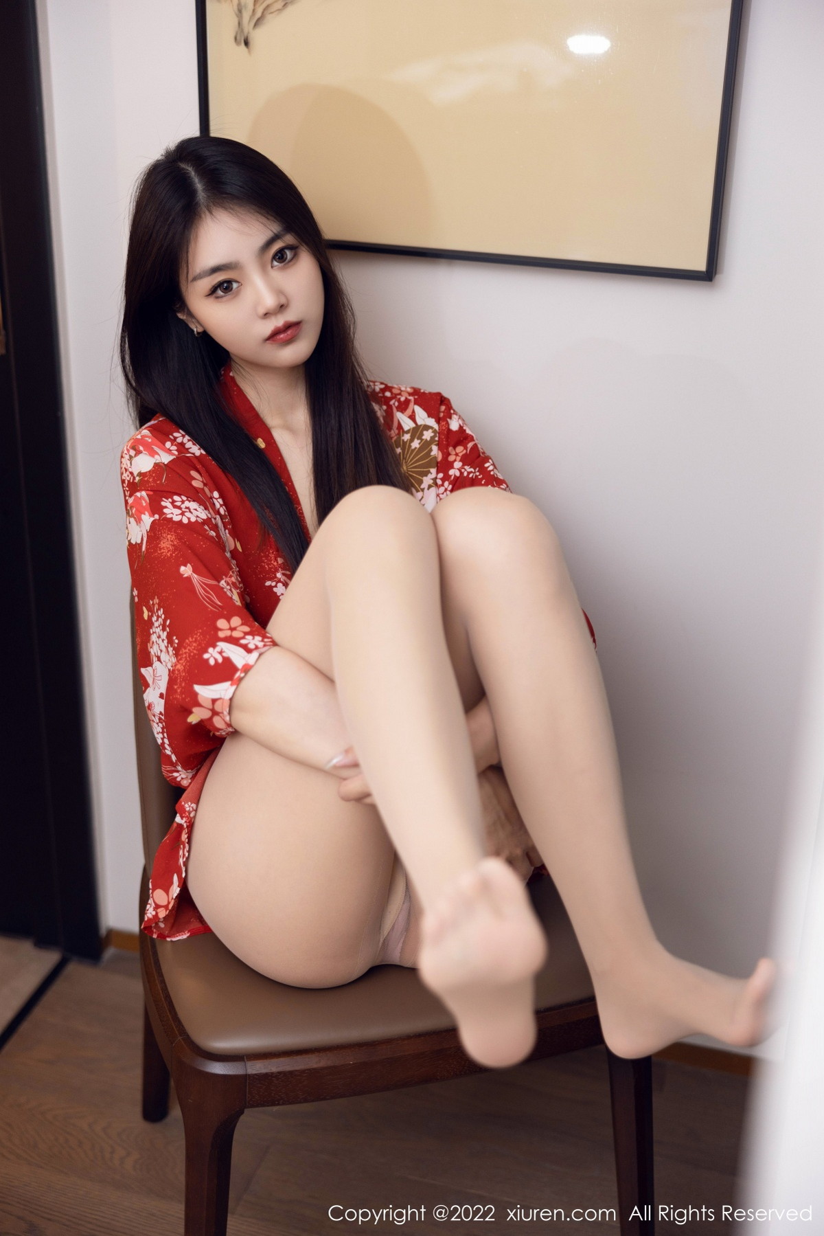 xgyw.top_XiuRen第5736_模特可乐Vicky红色图案服饰配超薄无内肉丝秀翘臀美腿诱惑写真53P